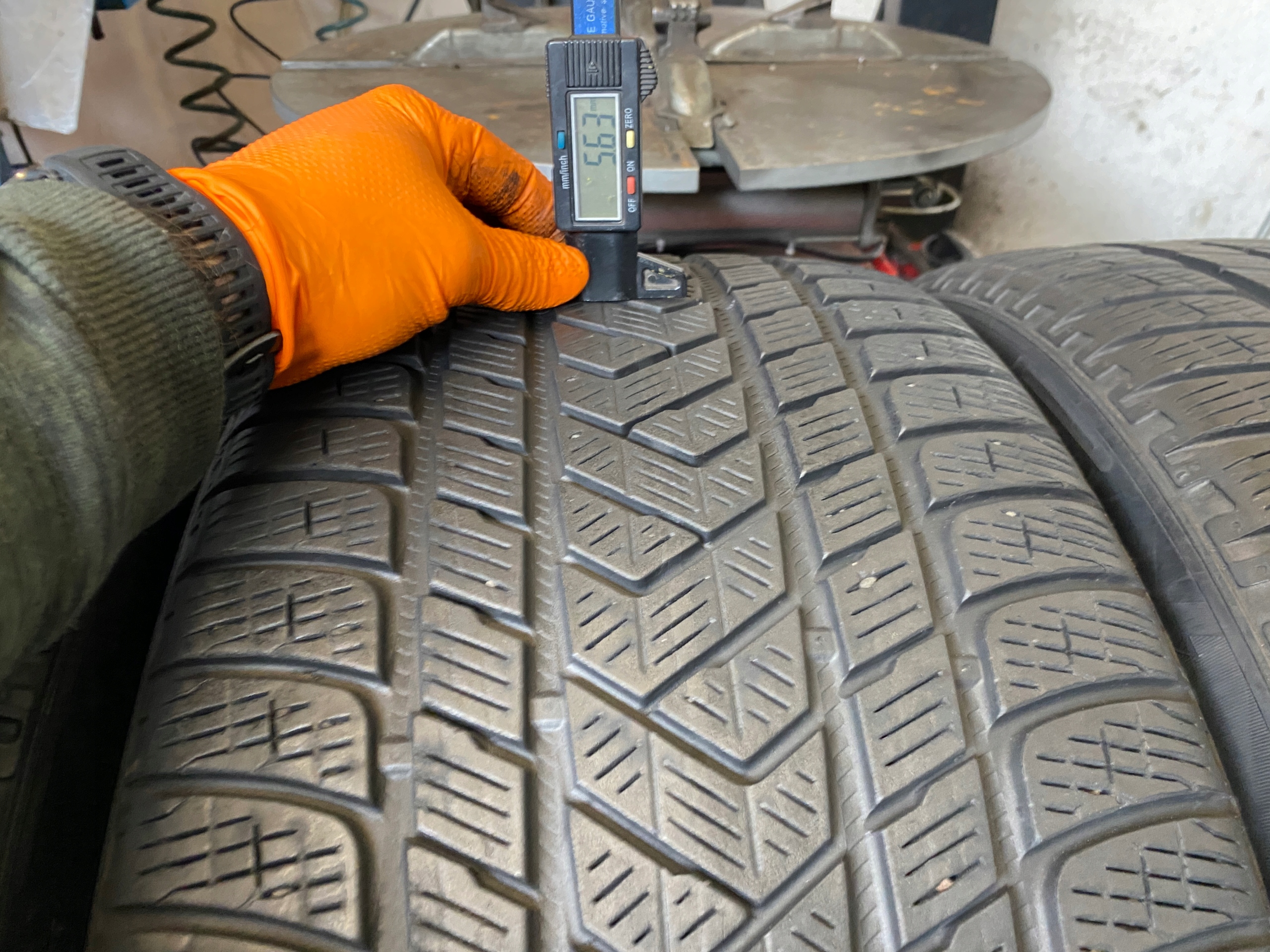 4 tyres winter 295/35R21 Pirelli Scorpion Winter