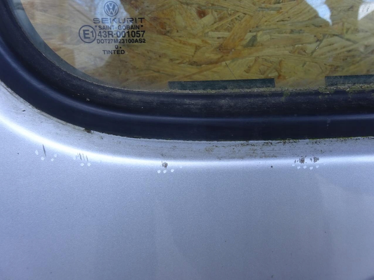 VW GOLF IV HB HATCHBACK DRZWI PRAWE TYŁ TYLNE ORYGINAŁ LA7W Strona zabudowy tył - prawa