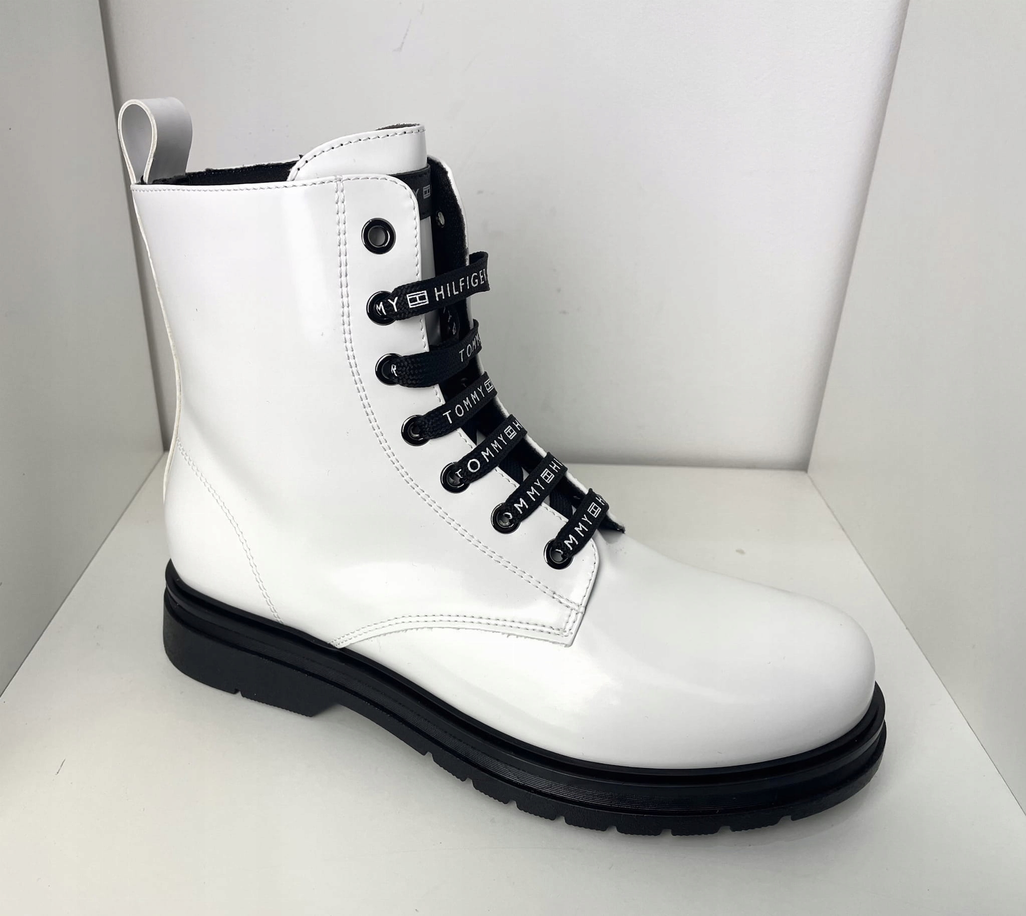 Dámské kotníkové boty Tommy Hilfiger T4A5-32010 White 36, Bílá