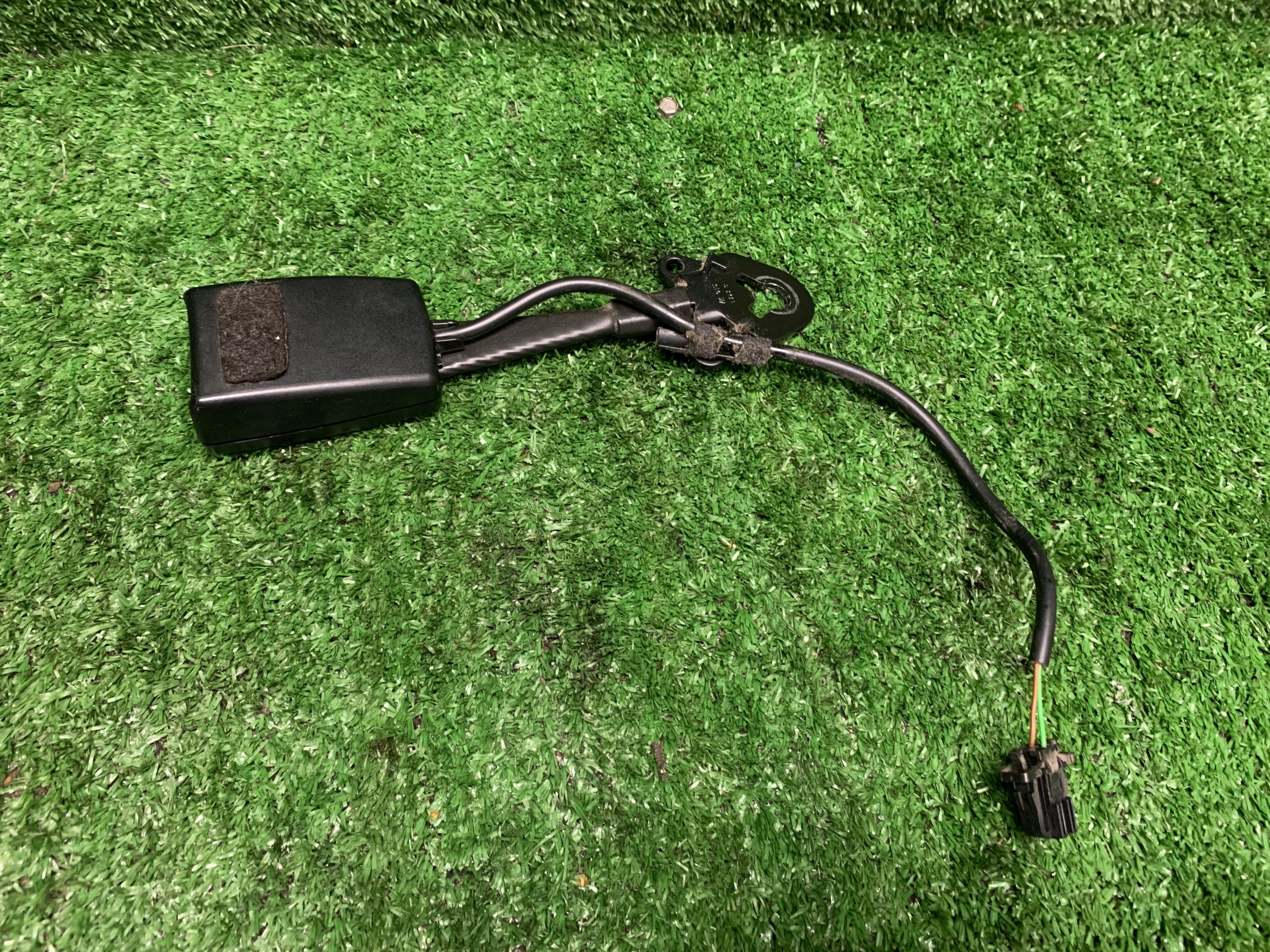 ZAPINKA supports front left driver´s AUDI A6 C6 A4 B6 8E0857755D