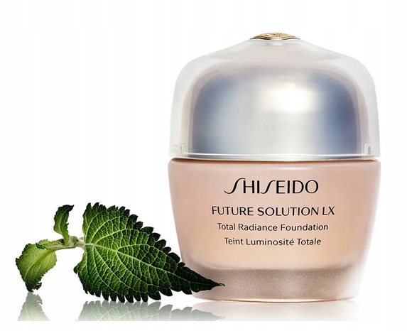 Podkład nawilżający Shiseido Future Solution LX Total Radiance Nr. 4