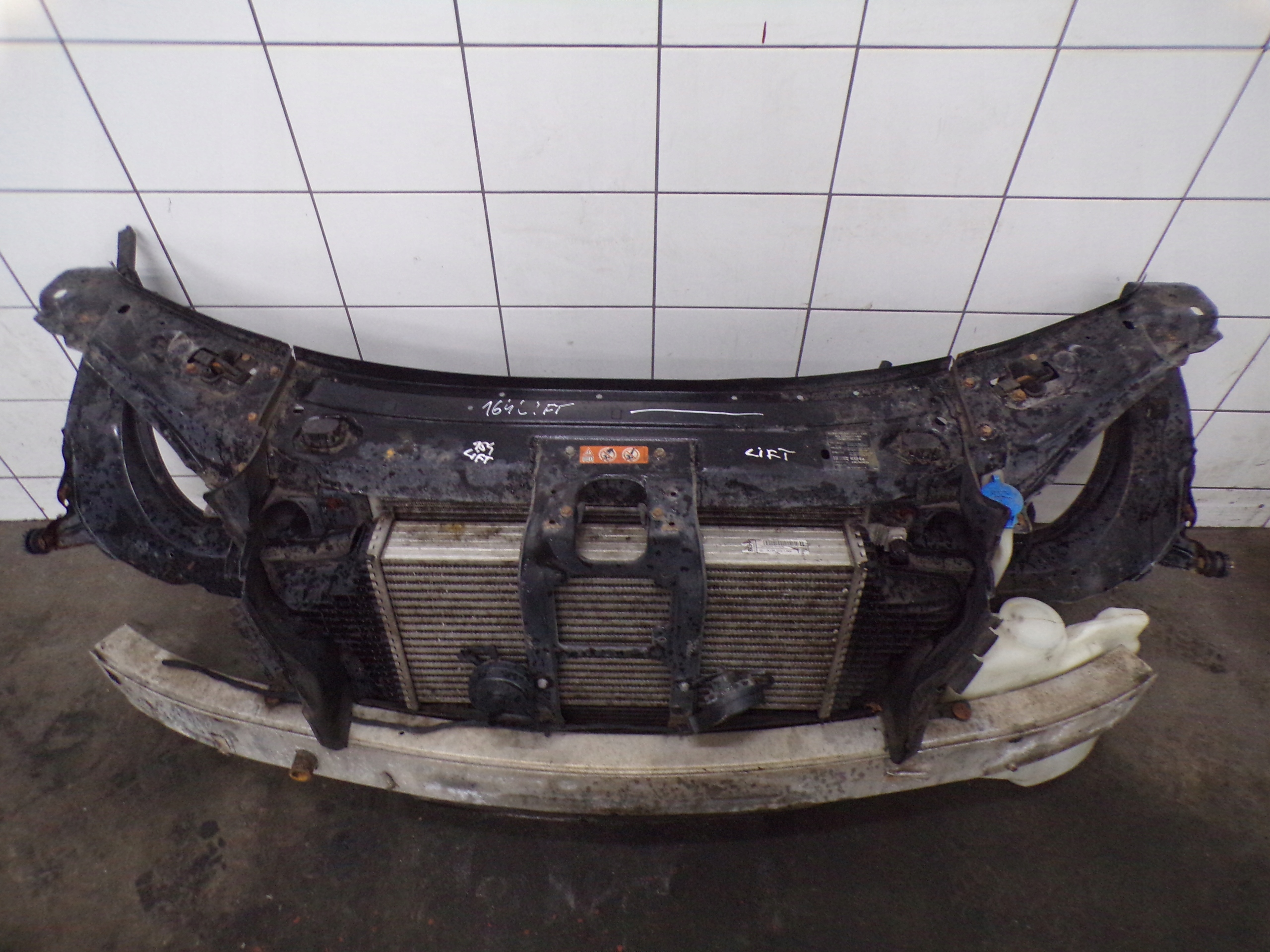 PAS PRZEDNI CHŁODNICE KOMPLET MERCEDES W164 LIFT