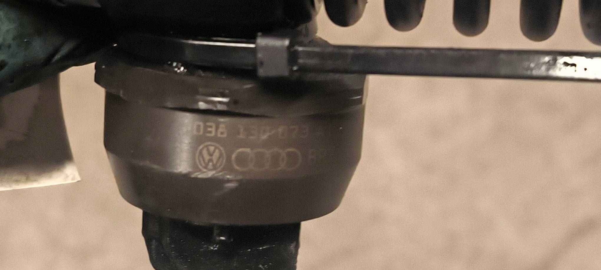 Iniettore 038130073AR AUDI A4 B6