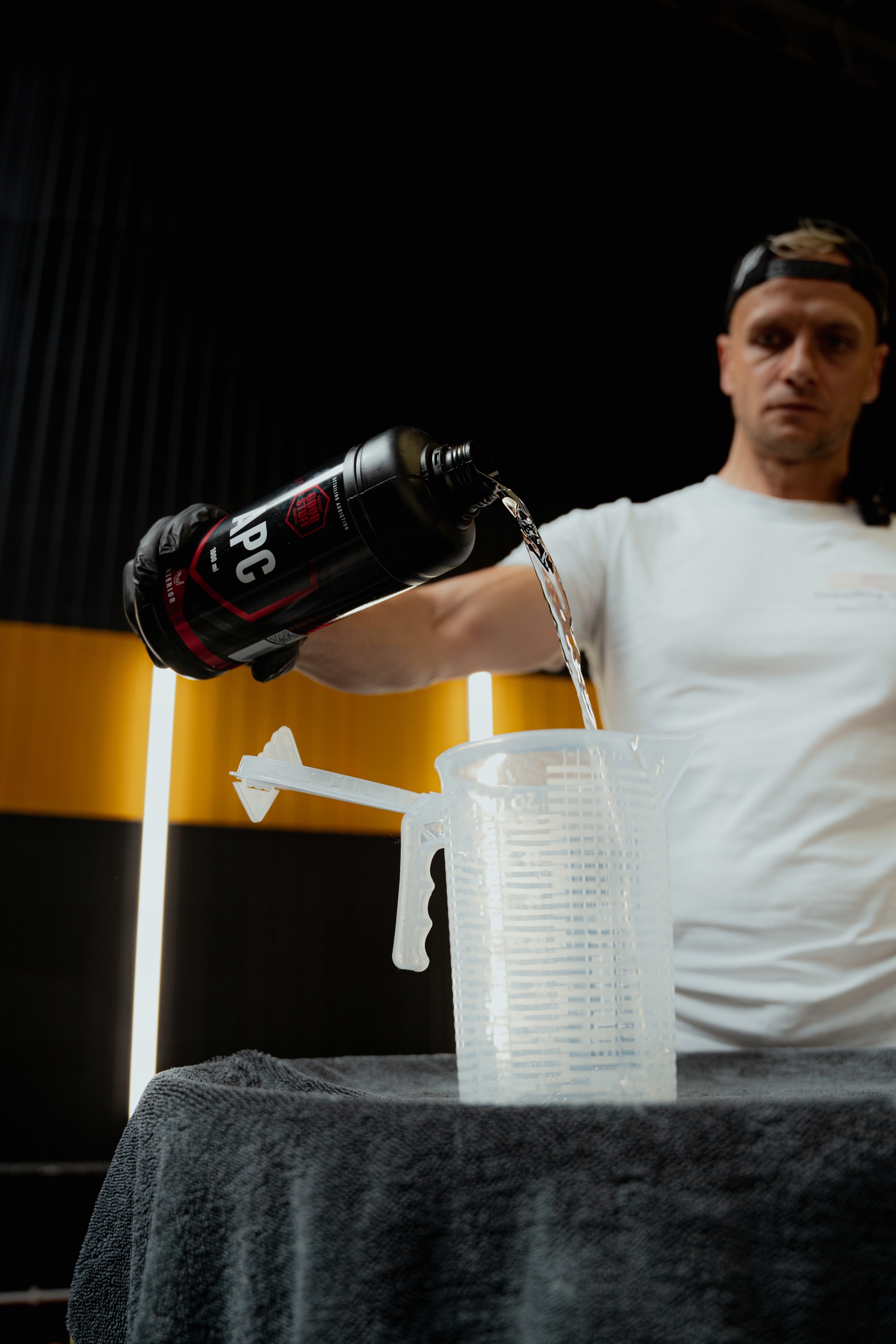 WORK STUFF MEASURING CUP KUBEK Z NADRUKOWANĄ MIARKĄ DO ROZRABIANIA CHEMII Numer katalogowy producenta WS141