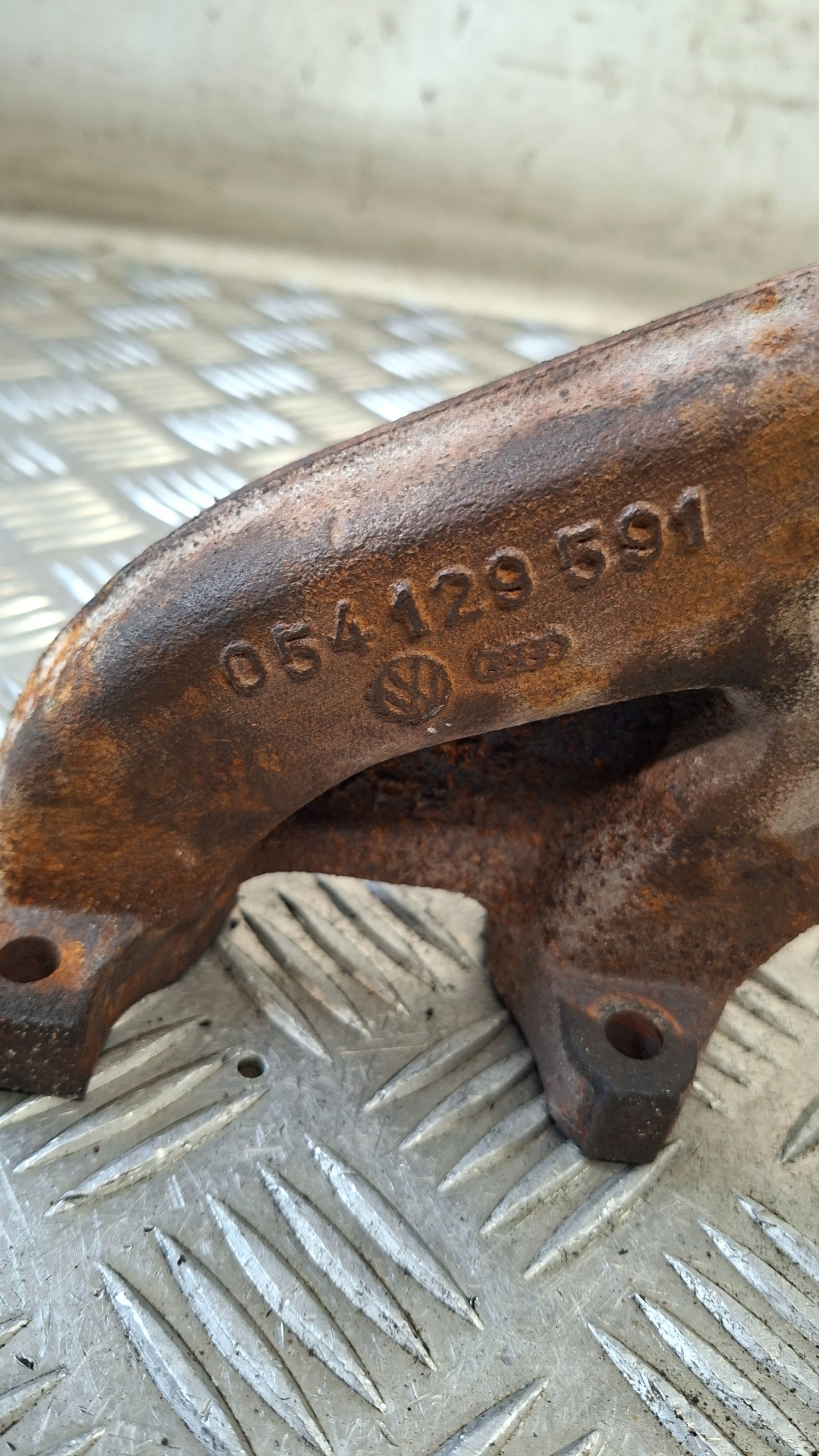 exhaust manifold AUDI 100 C3 2.3