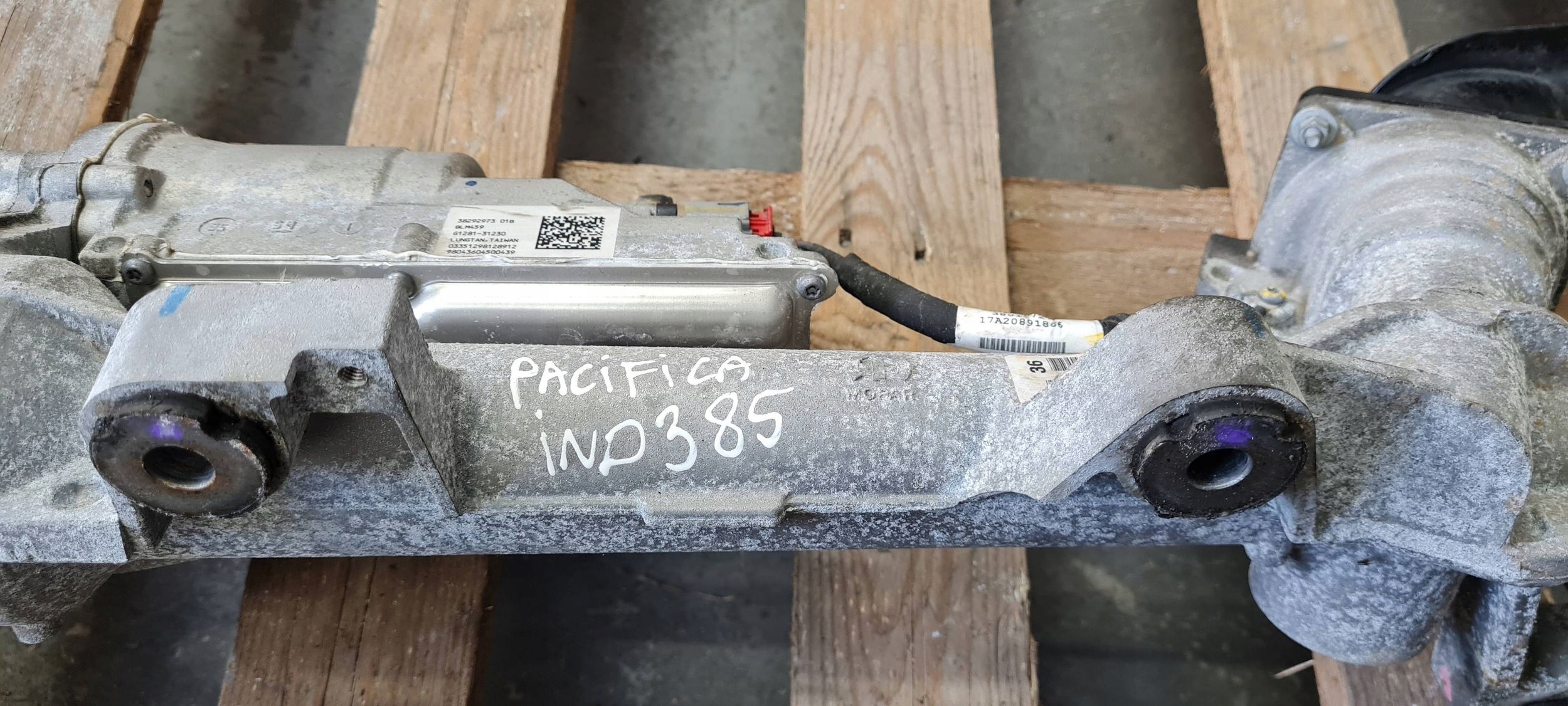 Chrysler Pacifica 2022 control steering rod control 68525336AA