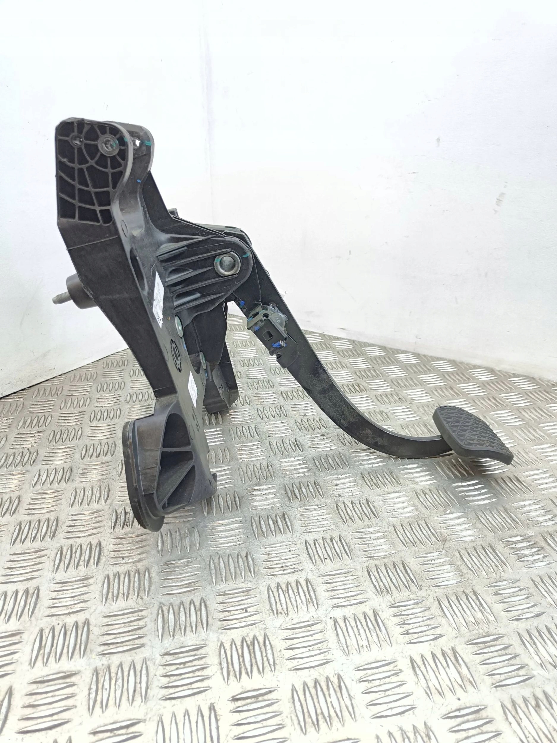 opel MOKKA X 2020 педаль тормоза