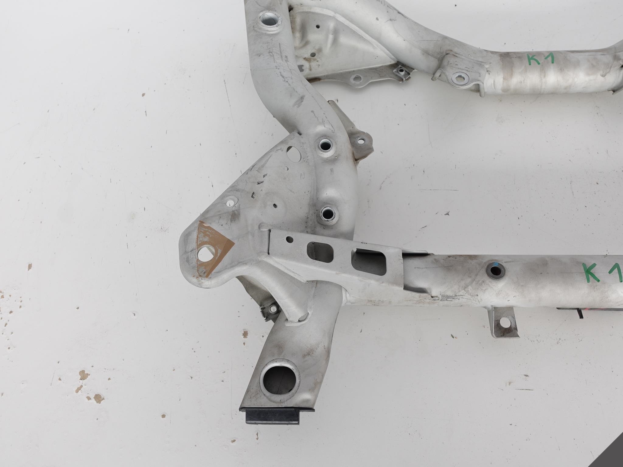 MERCEDES CLS W218 E W212 axle beam subframe front 100KM