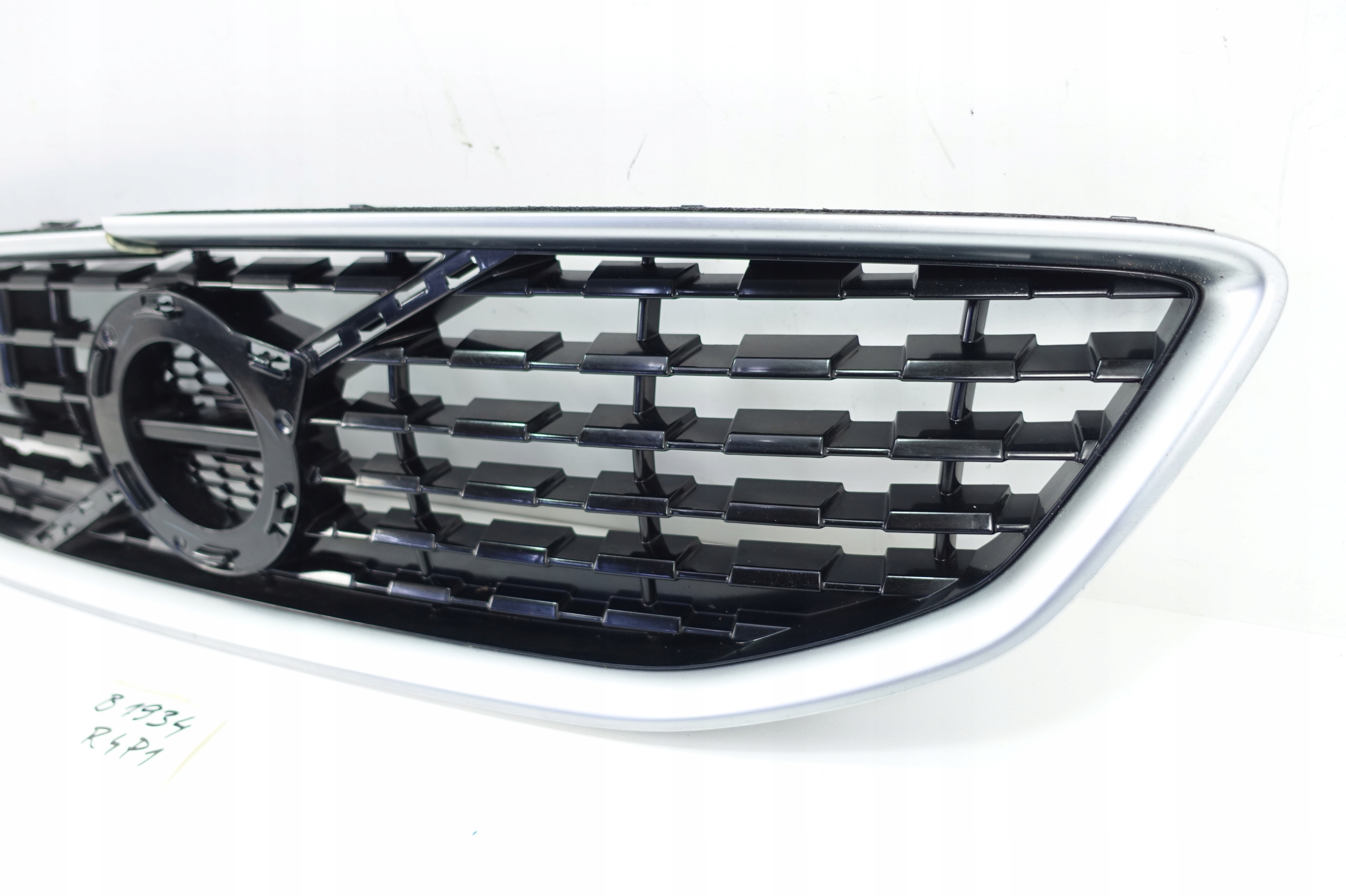 maska předek VOLVO V40 R design pod RADAR
