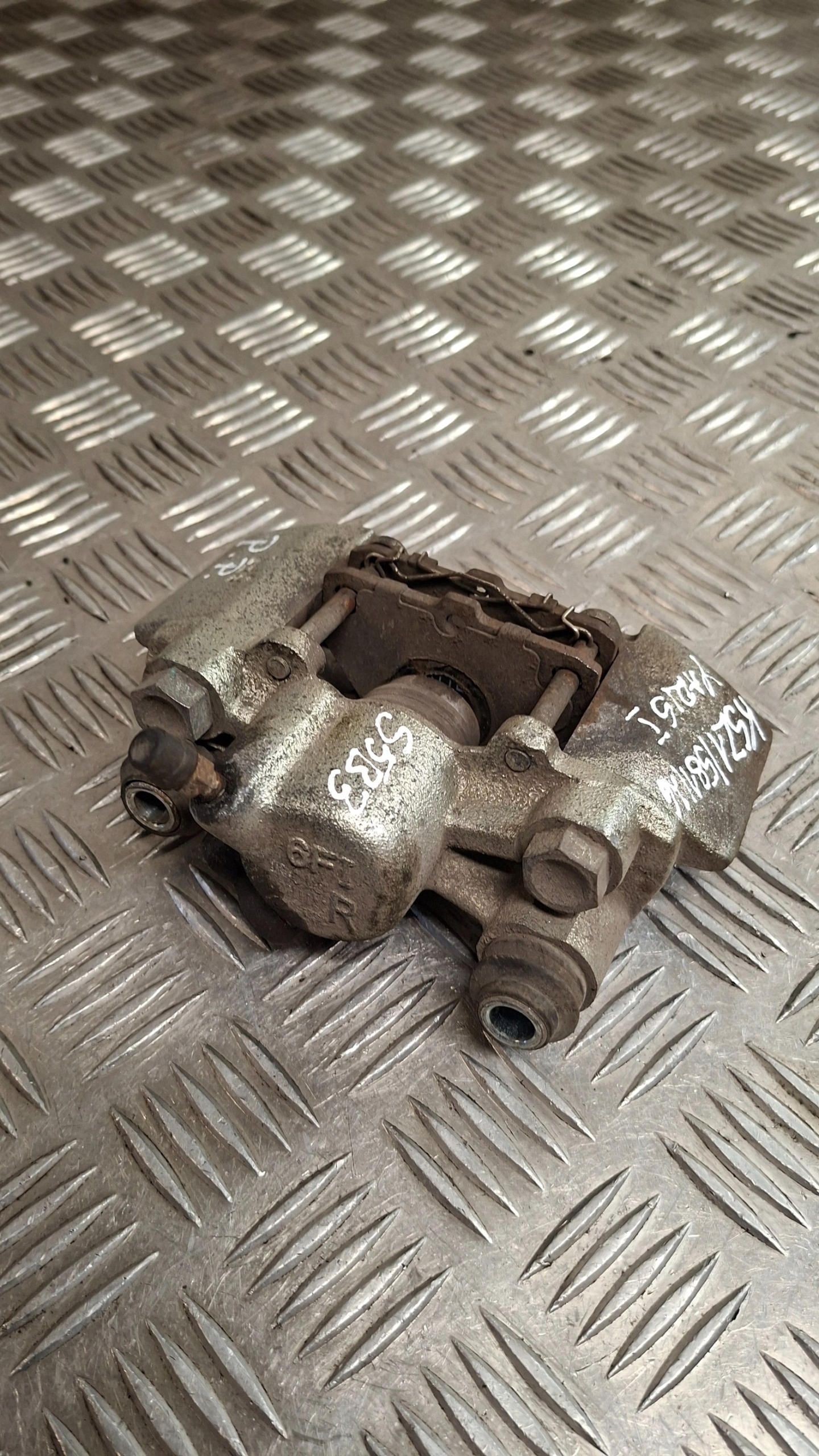 caliper brake right front TOYOTA YARIS and 1.0