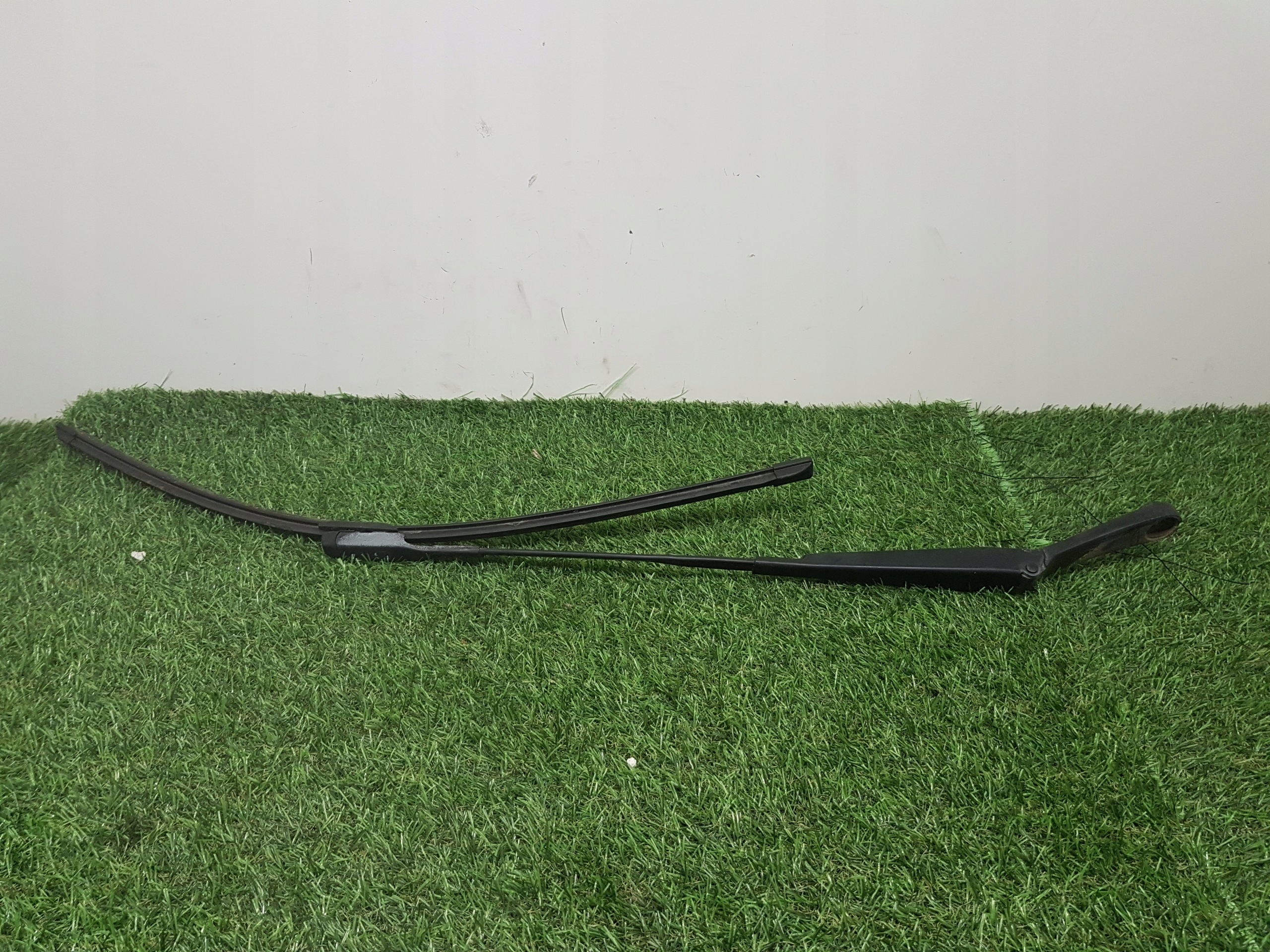 wiper arm front left AUDI A6-C7 4G1955407D
