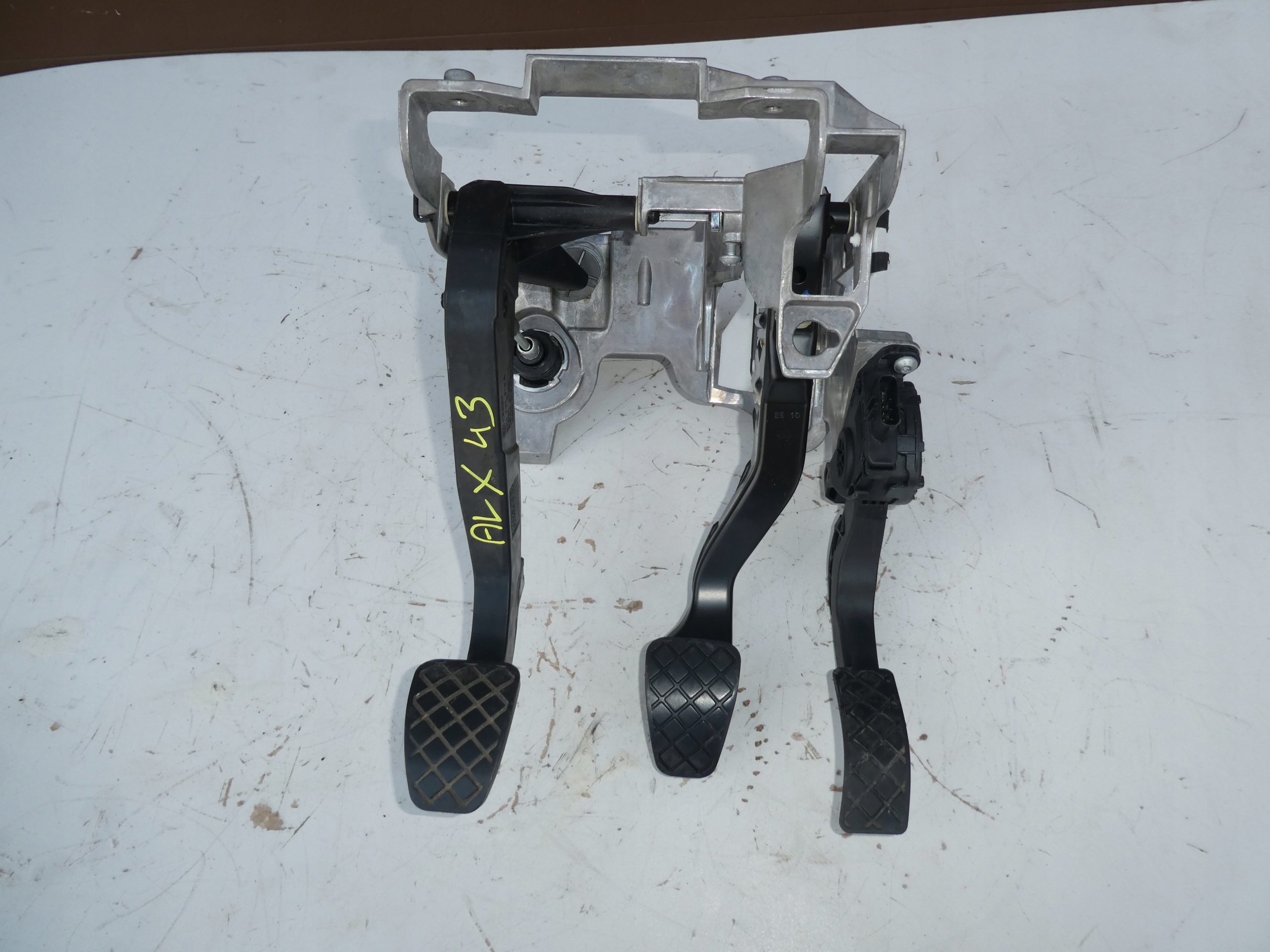 Audi A4 B8 A5 педаль тормоза диффузор 8K1721117