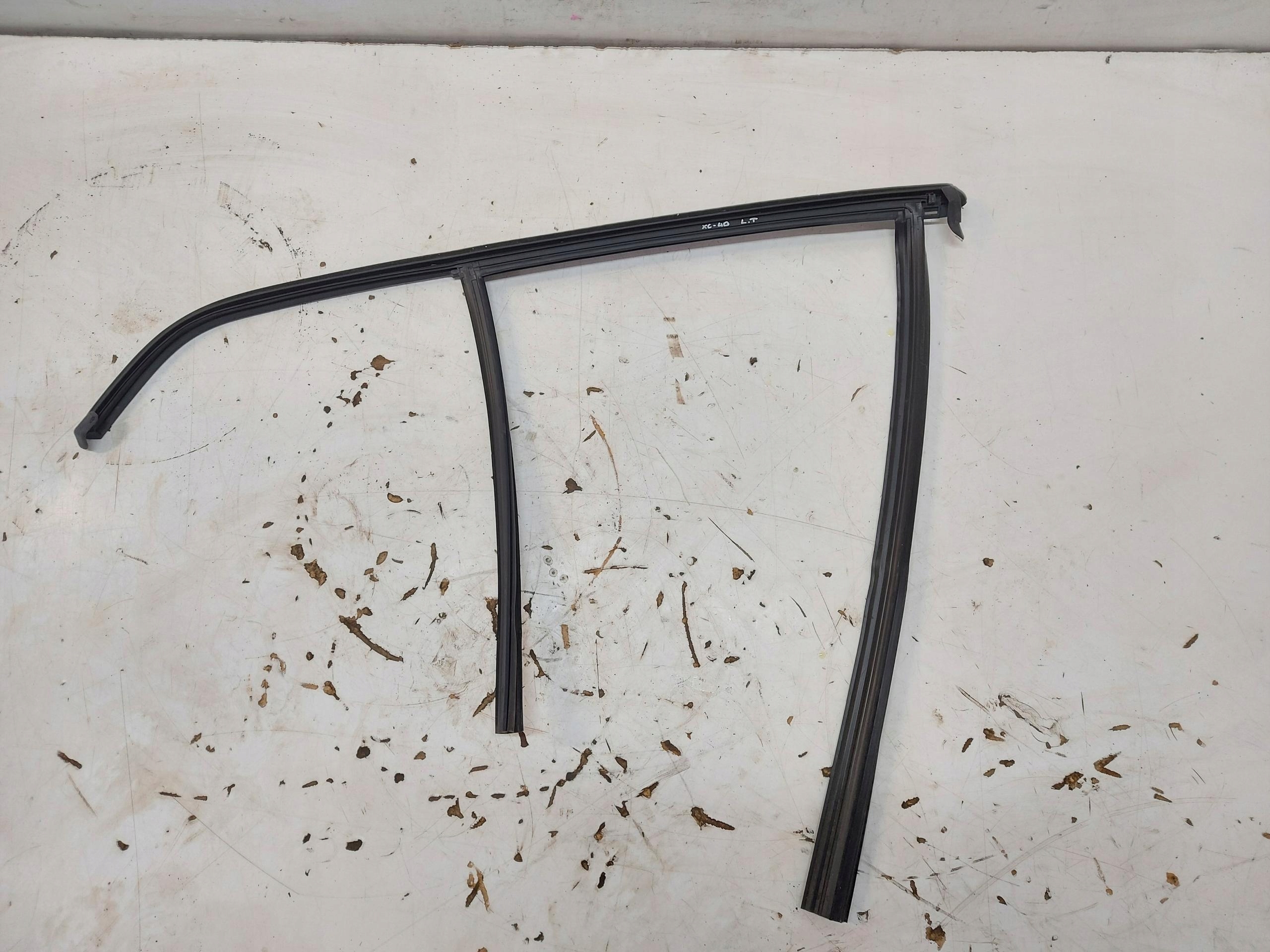 VOLVO XC40 D3 Dichtsatz Tür heck links