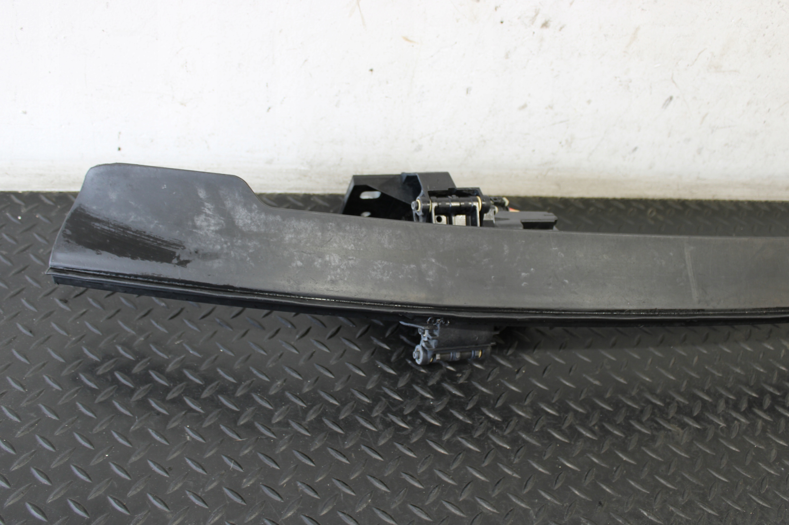 Aileron Avant DODGE RAM V 5