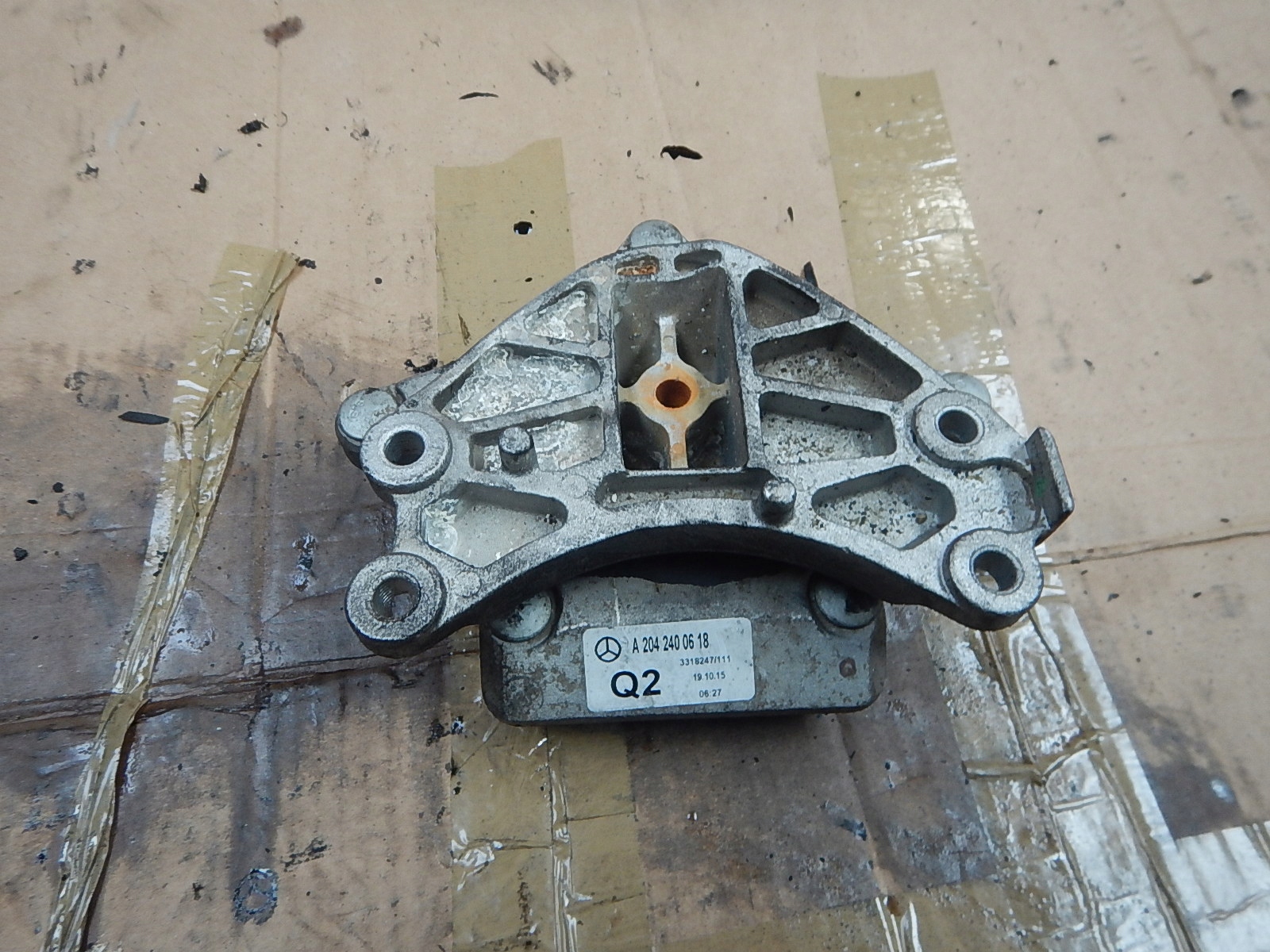 LAPA WSPORNIK PODUSZKA SKRZYNI MERCEDES W204