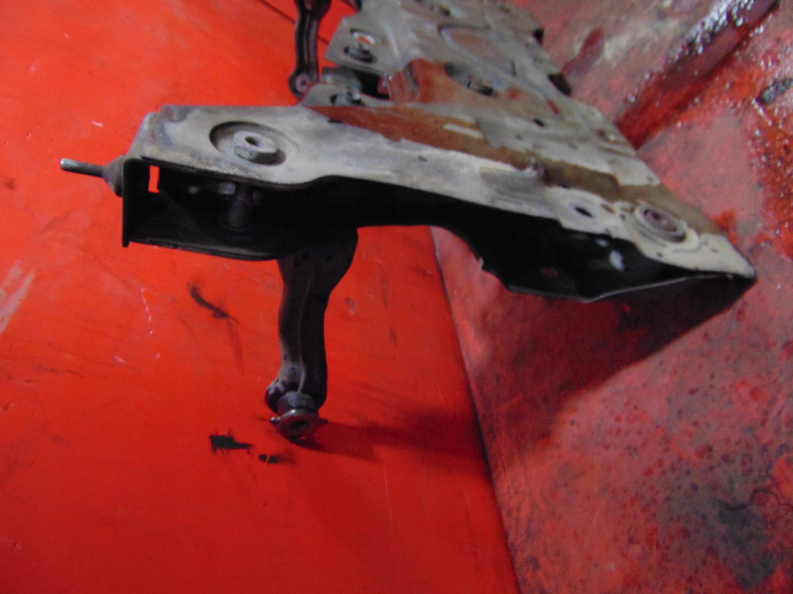 RENAULT LATITUDE 10- axle beam subframe axle beam front