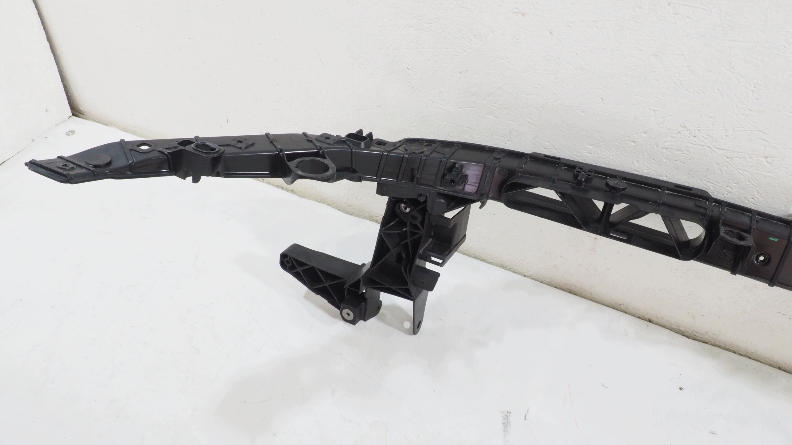 Mercedes A Klasa W177 pillar iron support panel for radiators A1776206700