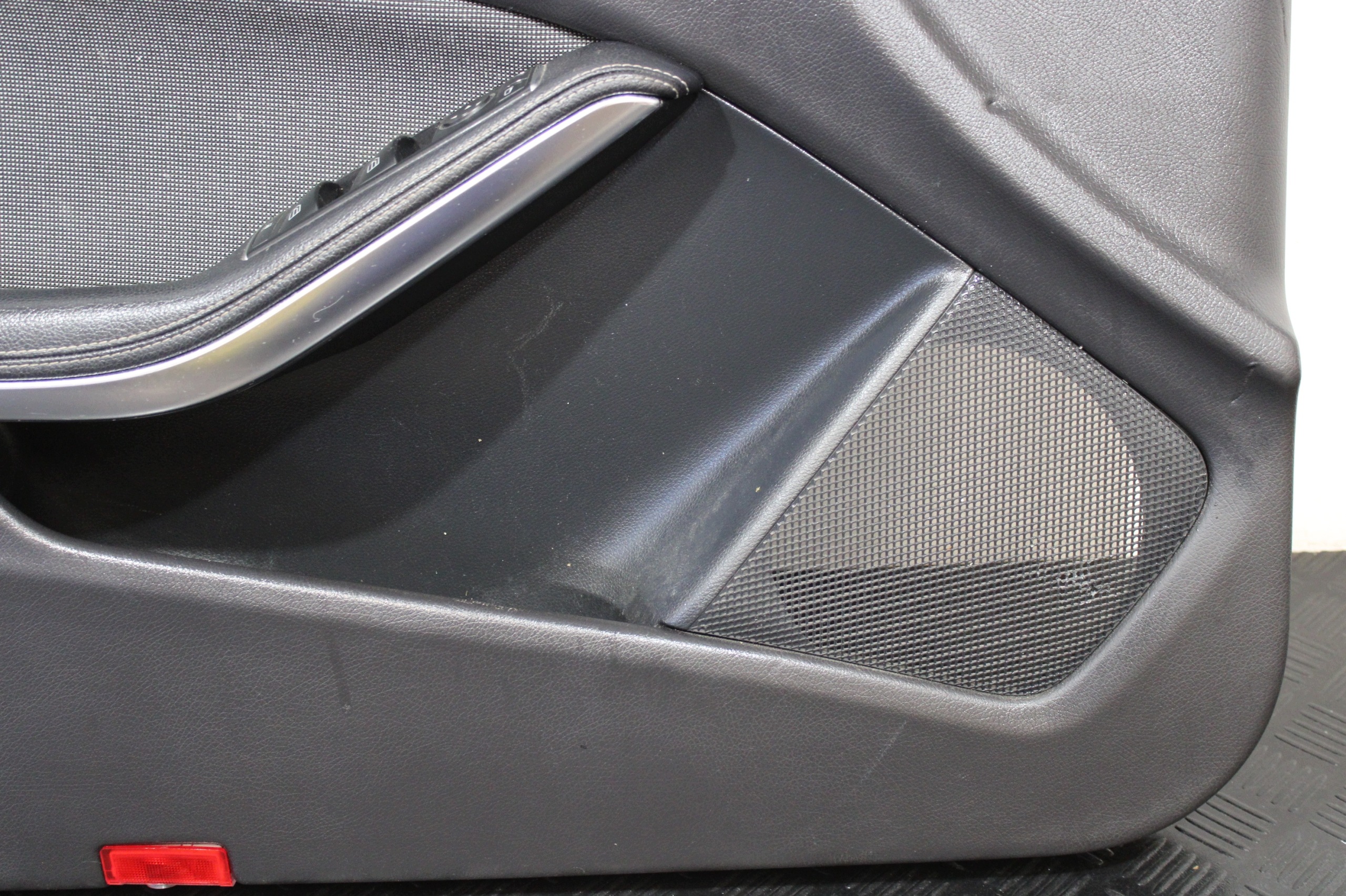 upholstery side door left front MERCEDES A-KLASA W176 LIFT
