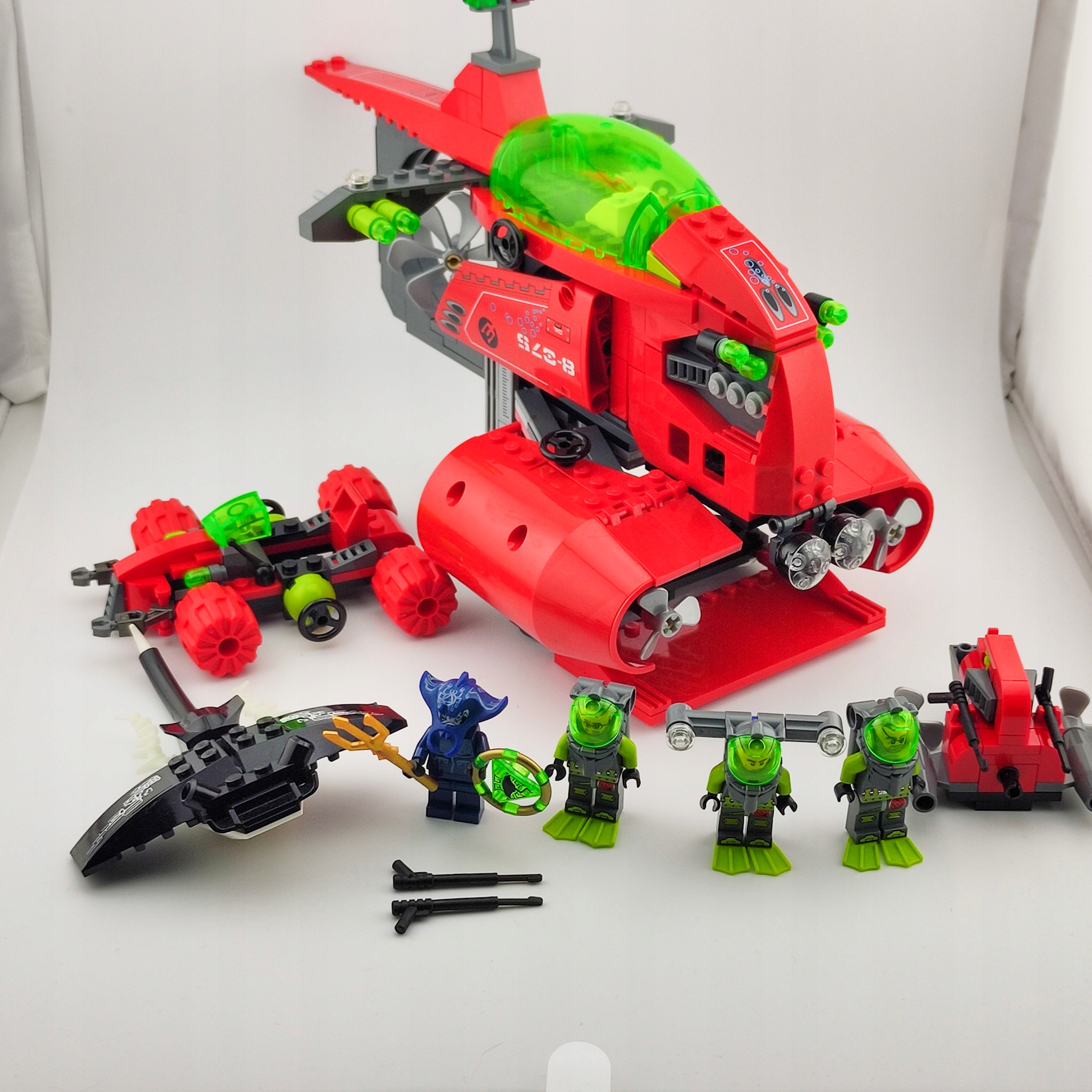 Używane LEGO Atlantis - 8075 - Transportowiec Neptun