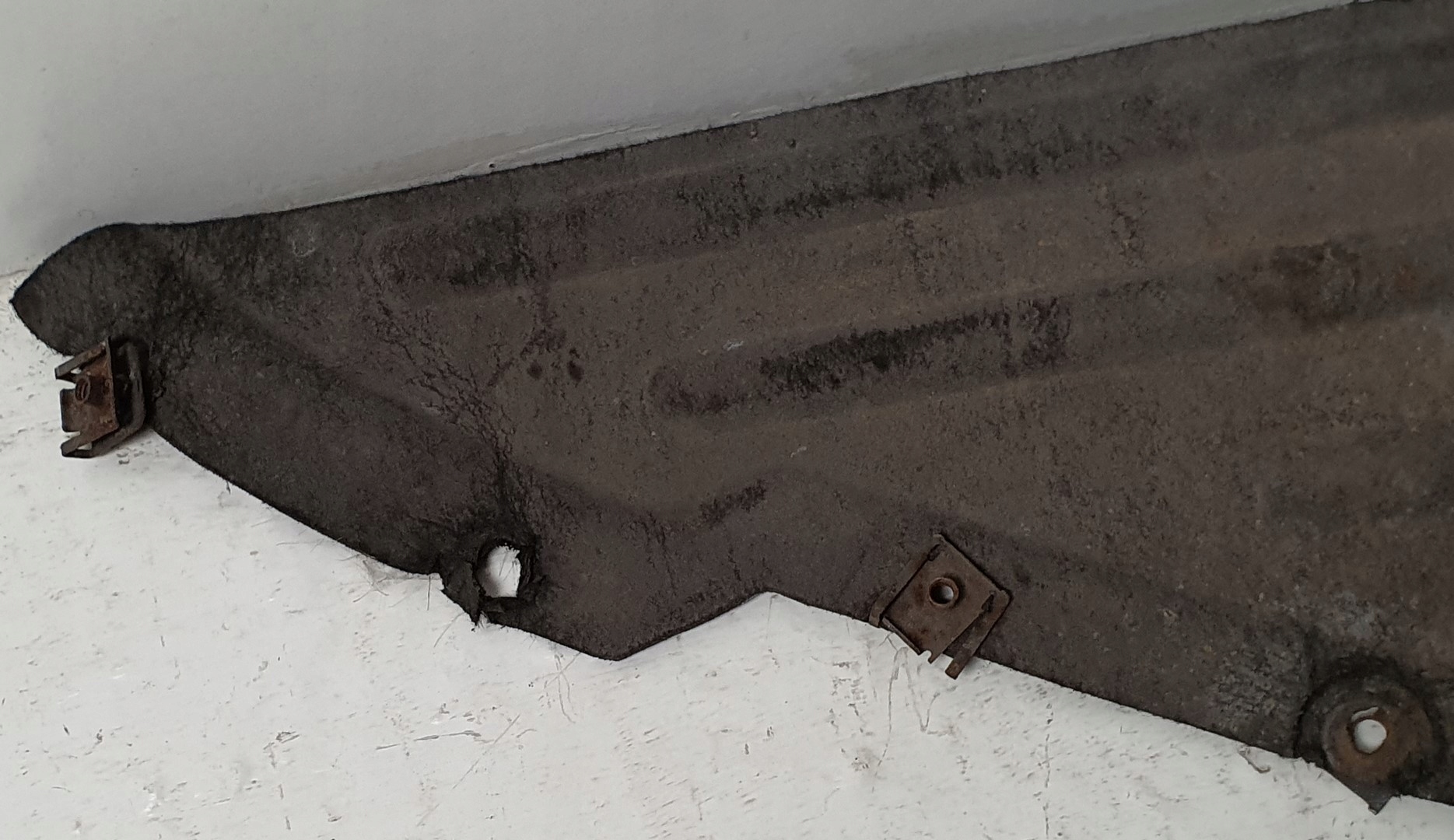 NADKOLE PRAWY TYŁ TYLNE ASTON MARTIN RAPIDE Producent części Aston Martin