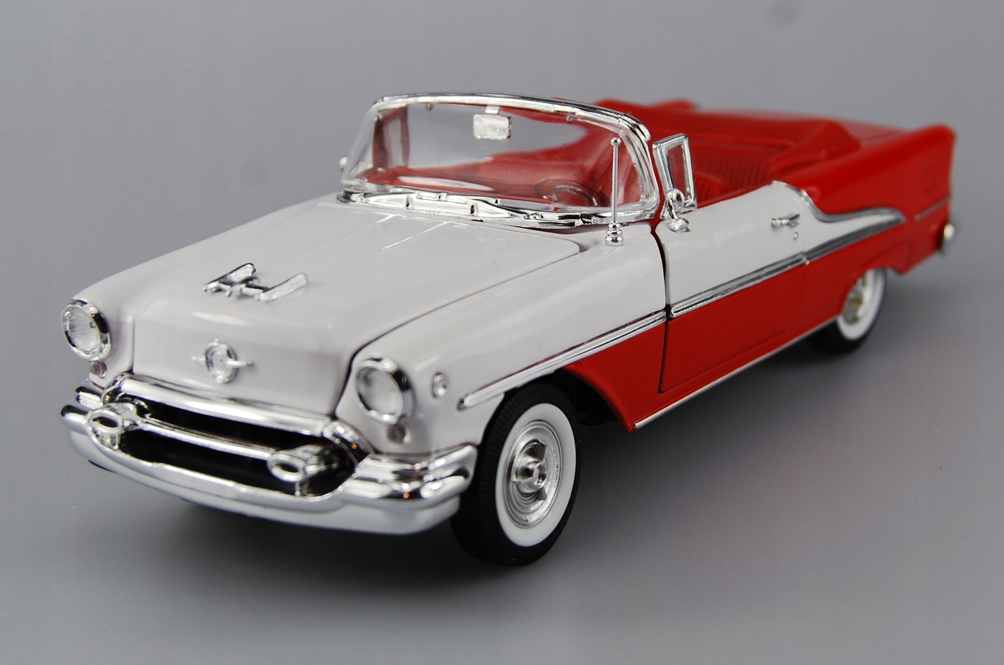 Welly 1955 Oldsmobile 88 Červená 1:24 Nový Kovový Model