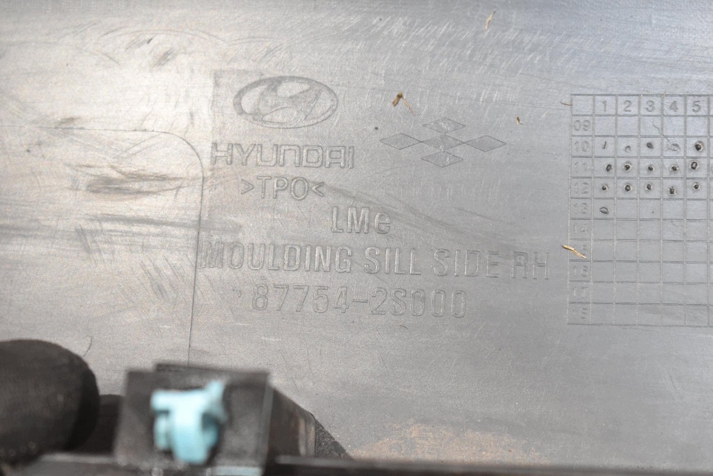 cap threshold right black 87754-2S000 HYUNDAI IX35 1 and 09-13