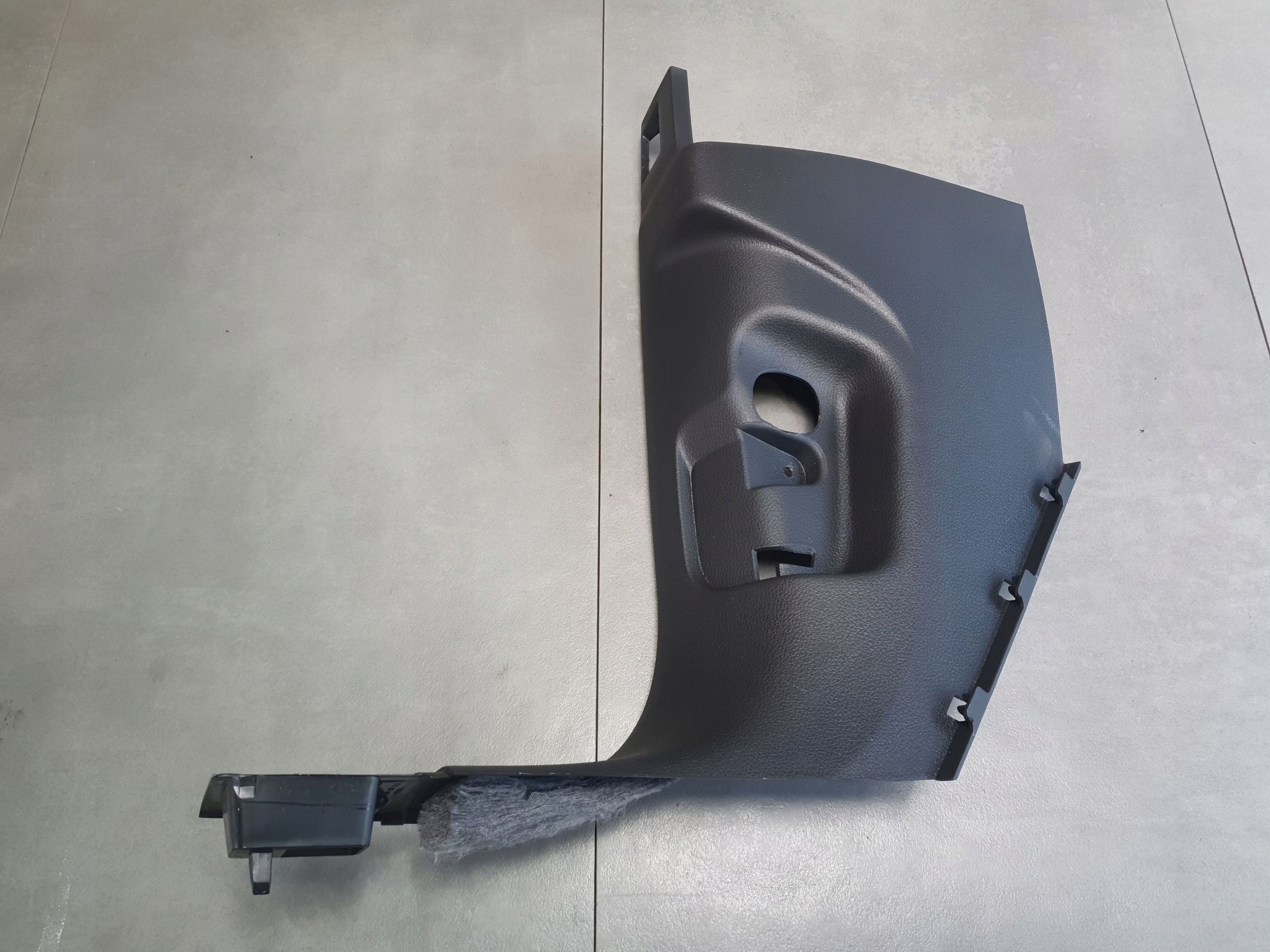 Audi Q8 cover of the threshold inner left front 4M1867271C