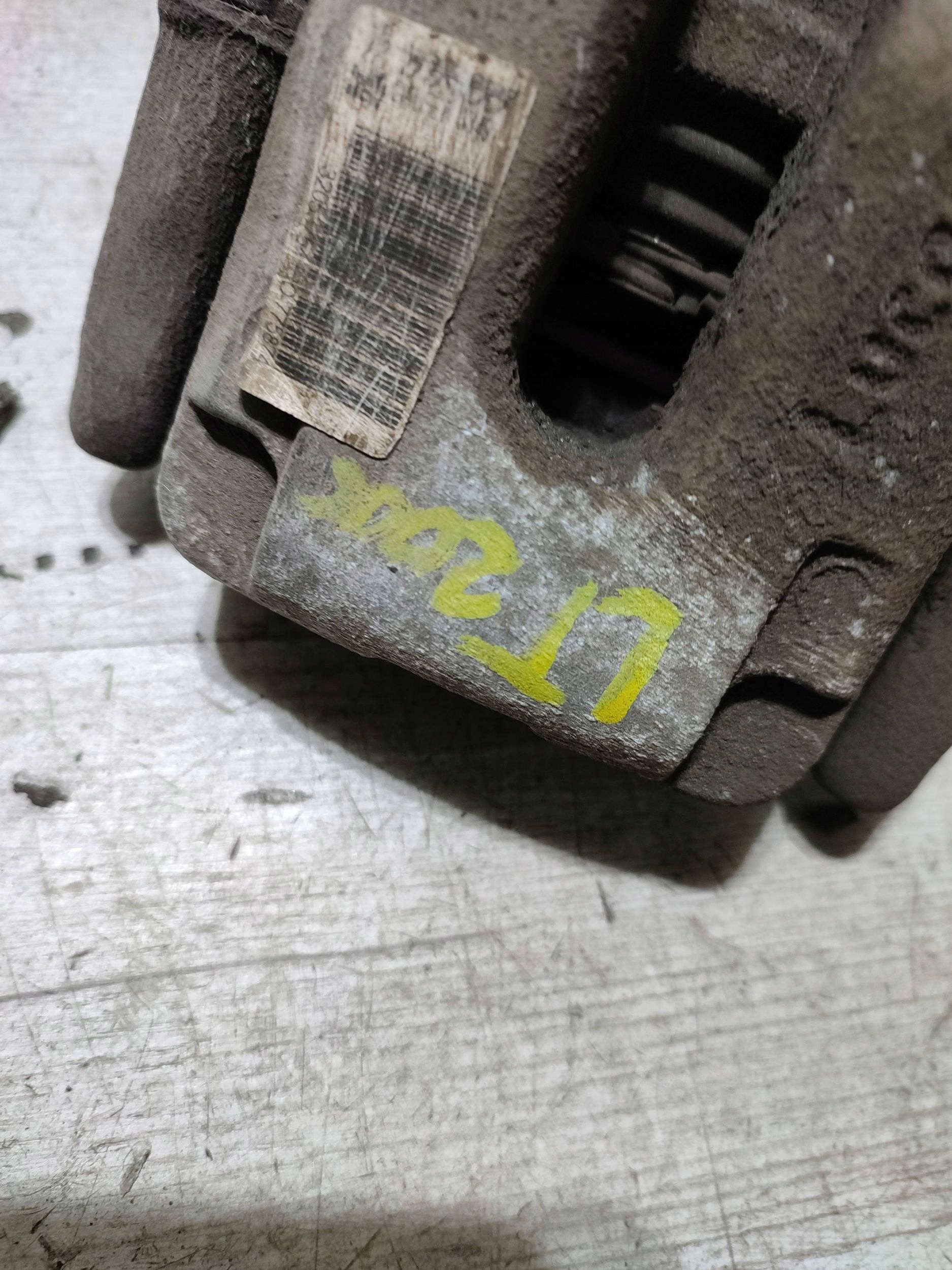 Peugeot 2008 and 2018 rear part side left caliper