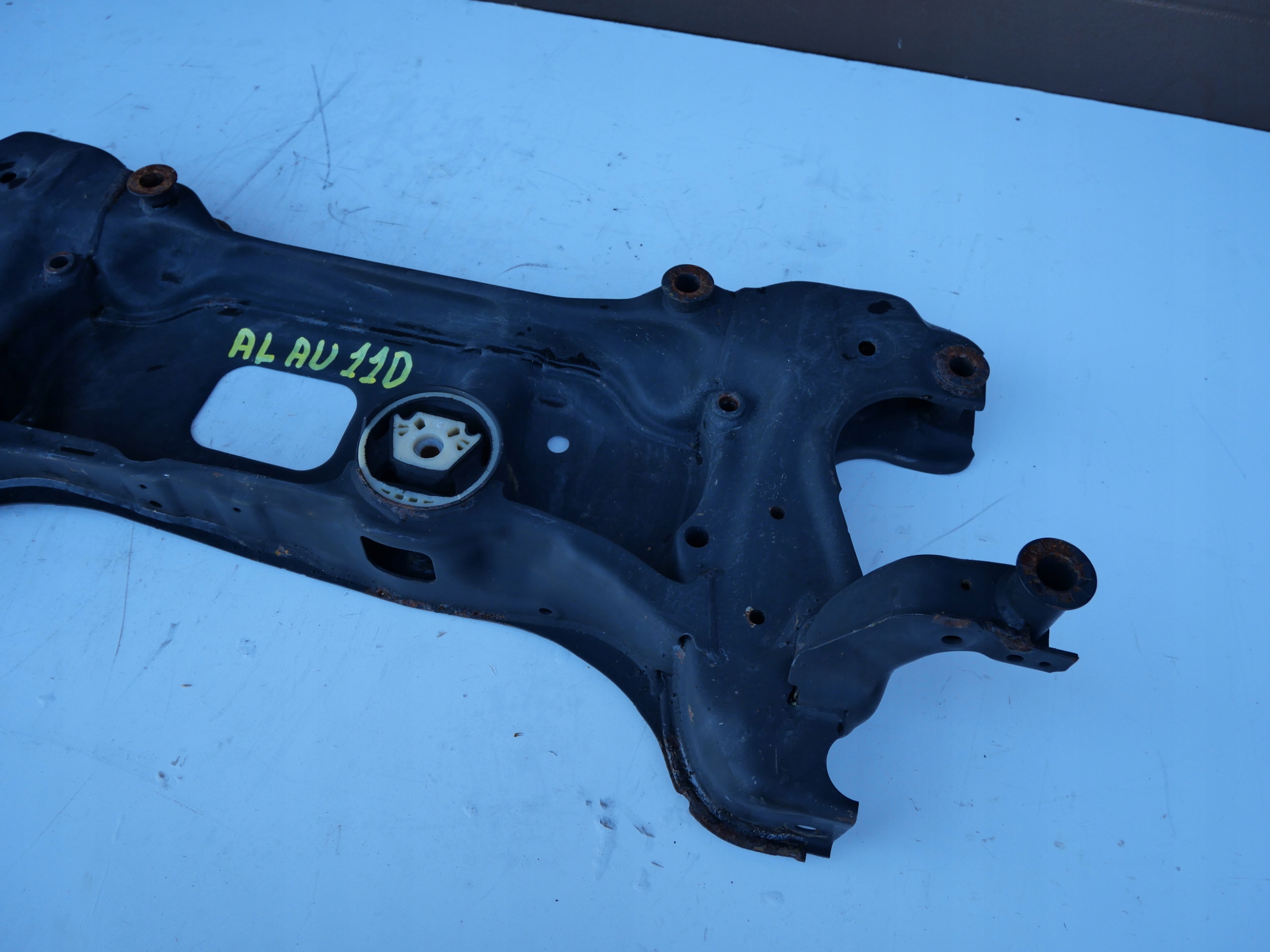 axle beam subframe axle beam front VW CADDY 2K5 1K0199315B