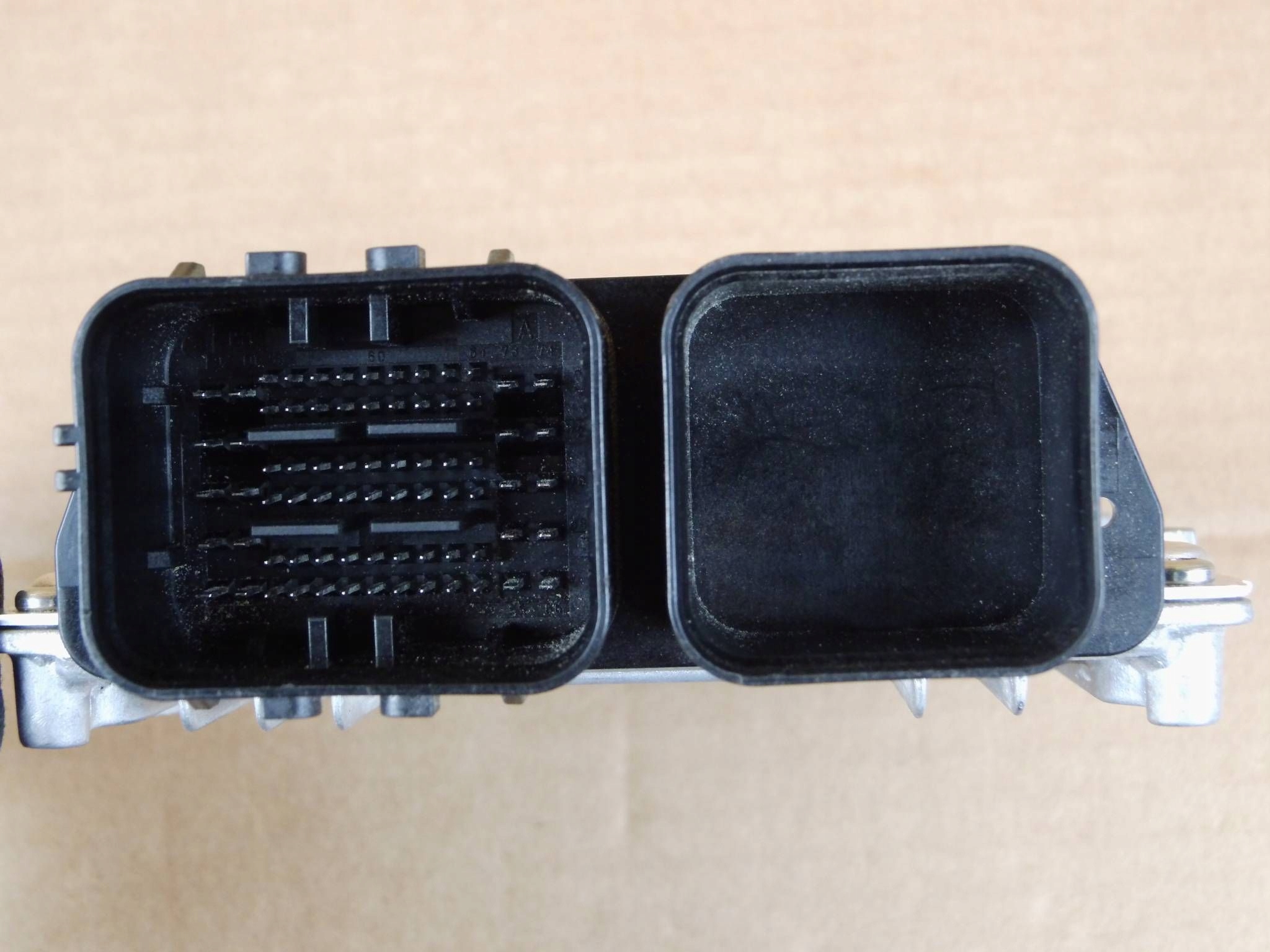 Hyundai Tucson III 2.0 CRDI computer control unit of the engine 954414G880
