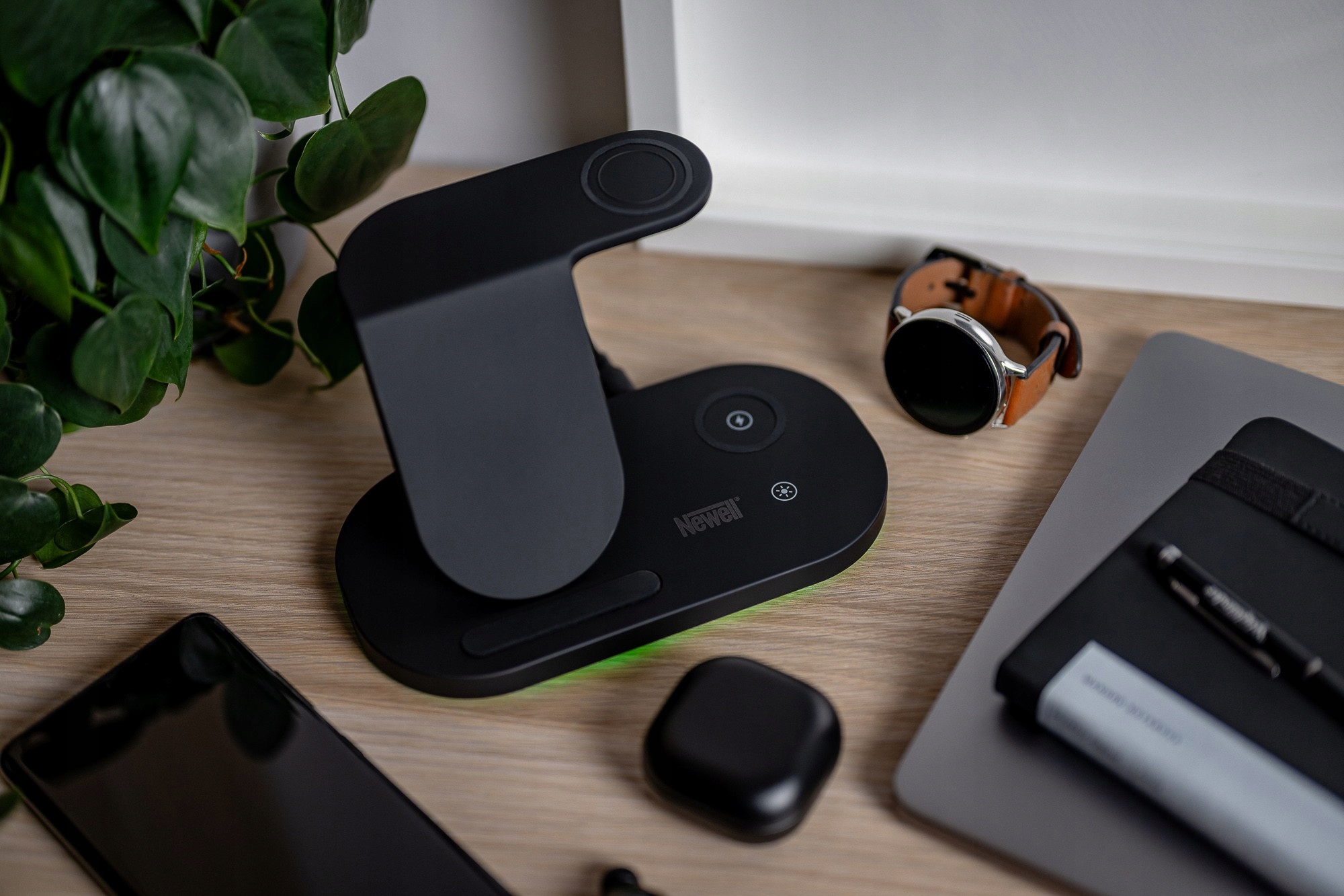 Ładowarka indukcyjna Newell induOne N-GY-Z7L 3in1 Złącza Apple Lightning USB typ C