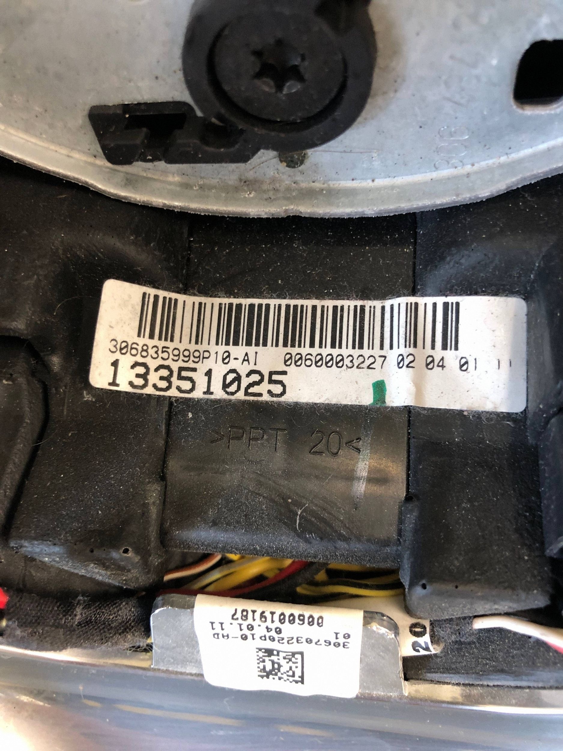 steering wheel, leather MULTIFUNKCJA OPEL ASTRA J 13351025