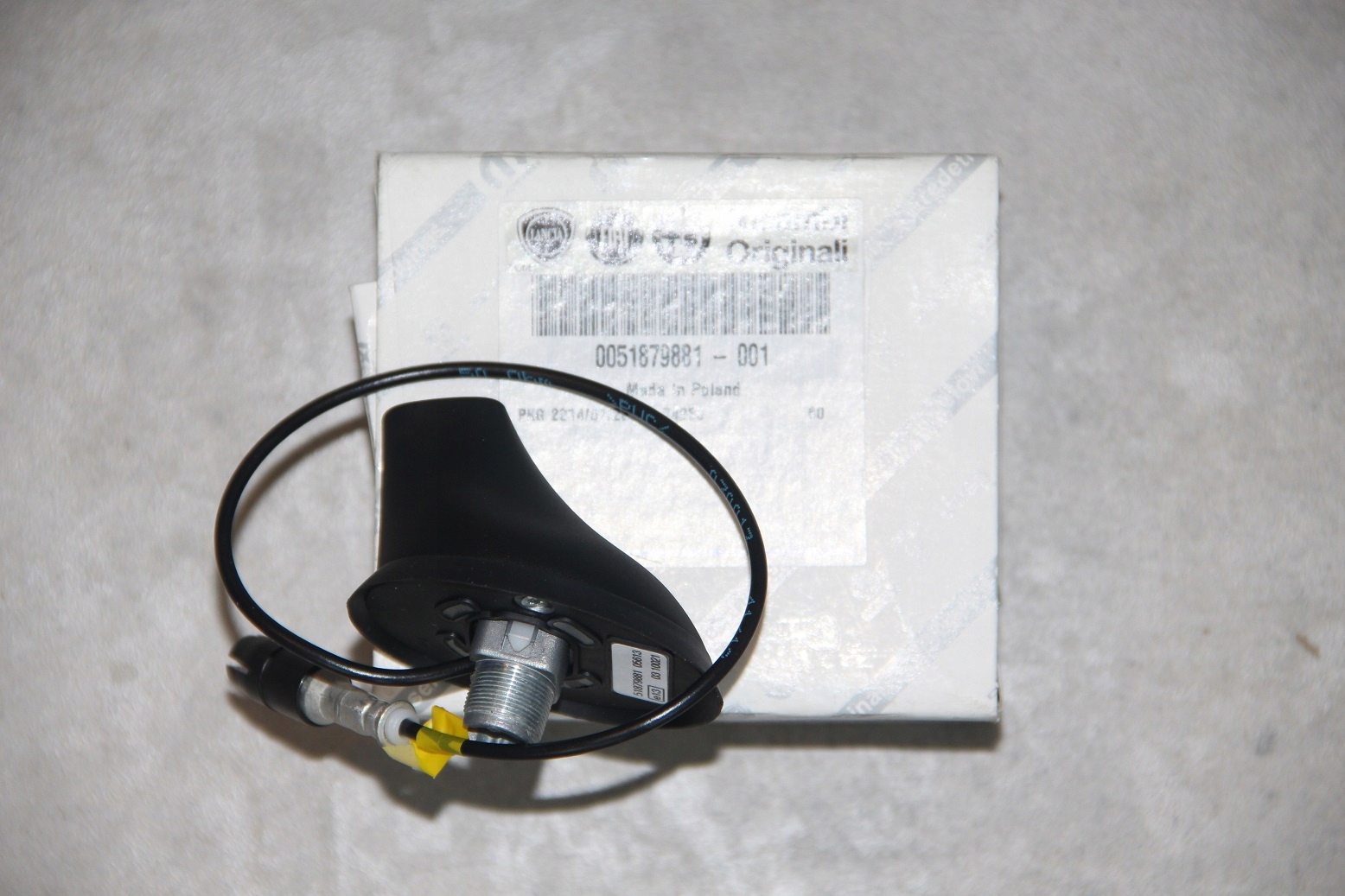 PODSTAWA ANTENY ABARTH oryginal Producent code 51879881