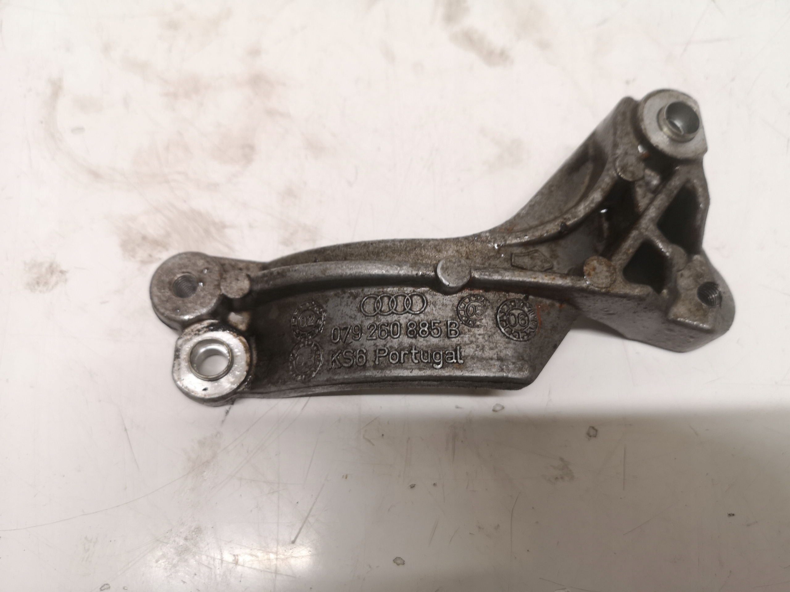 AUDI S4 RS4 B7 4.2 V8 ŁAPA SPRĘŻARKI 079260885B