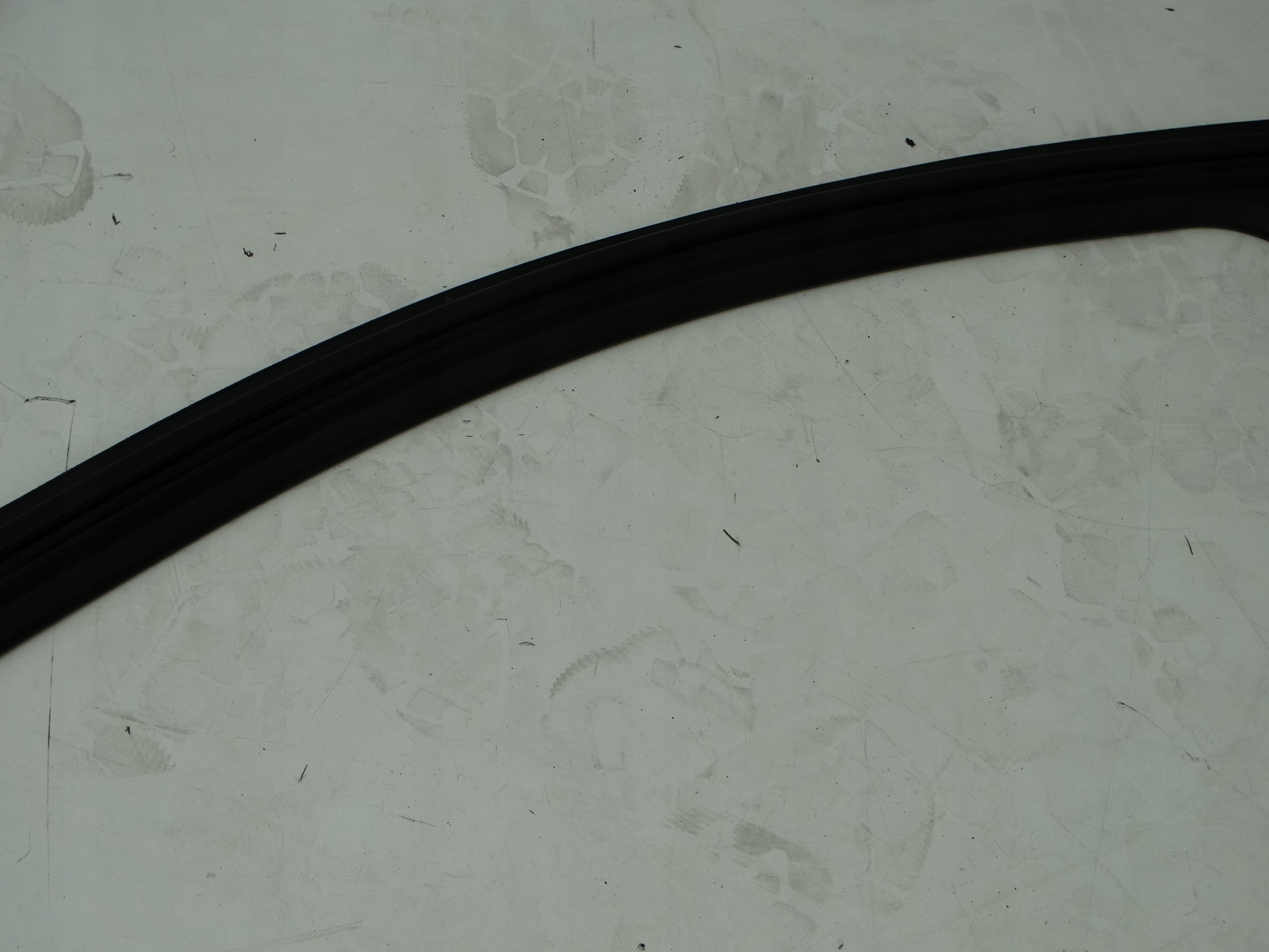 gasket windows left front CITROEN C4 III 2020R.- 9833078880