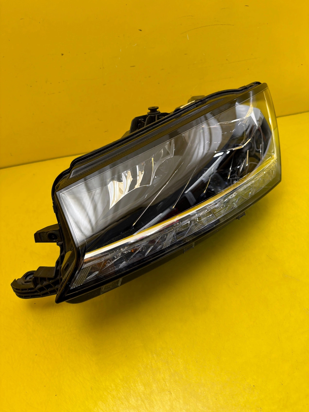 light left front Skoda Fabia III Lift Full Led 6V1941015F