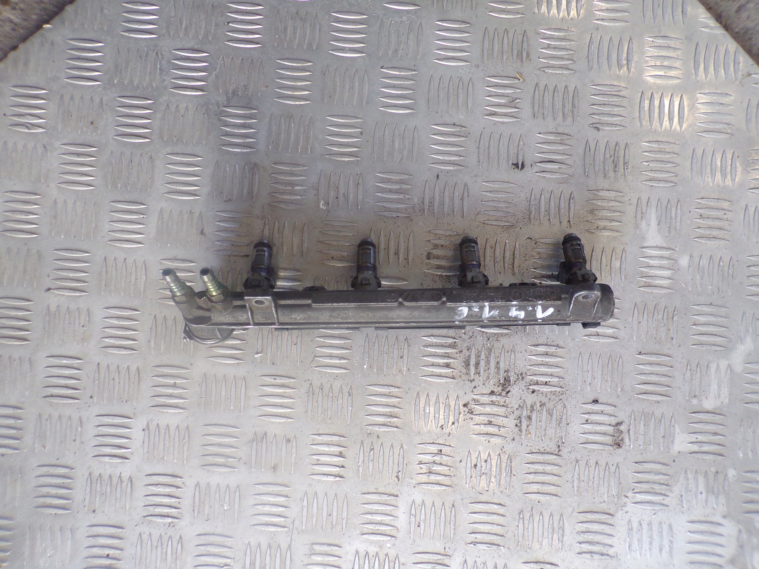 LISTWA WTRYSKOWA VW 1.4 1.6