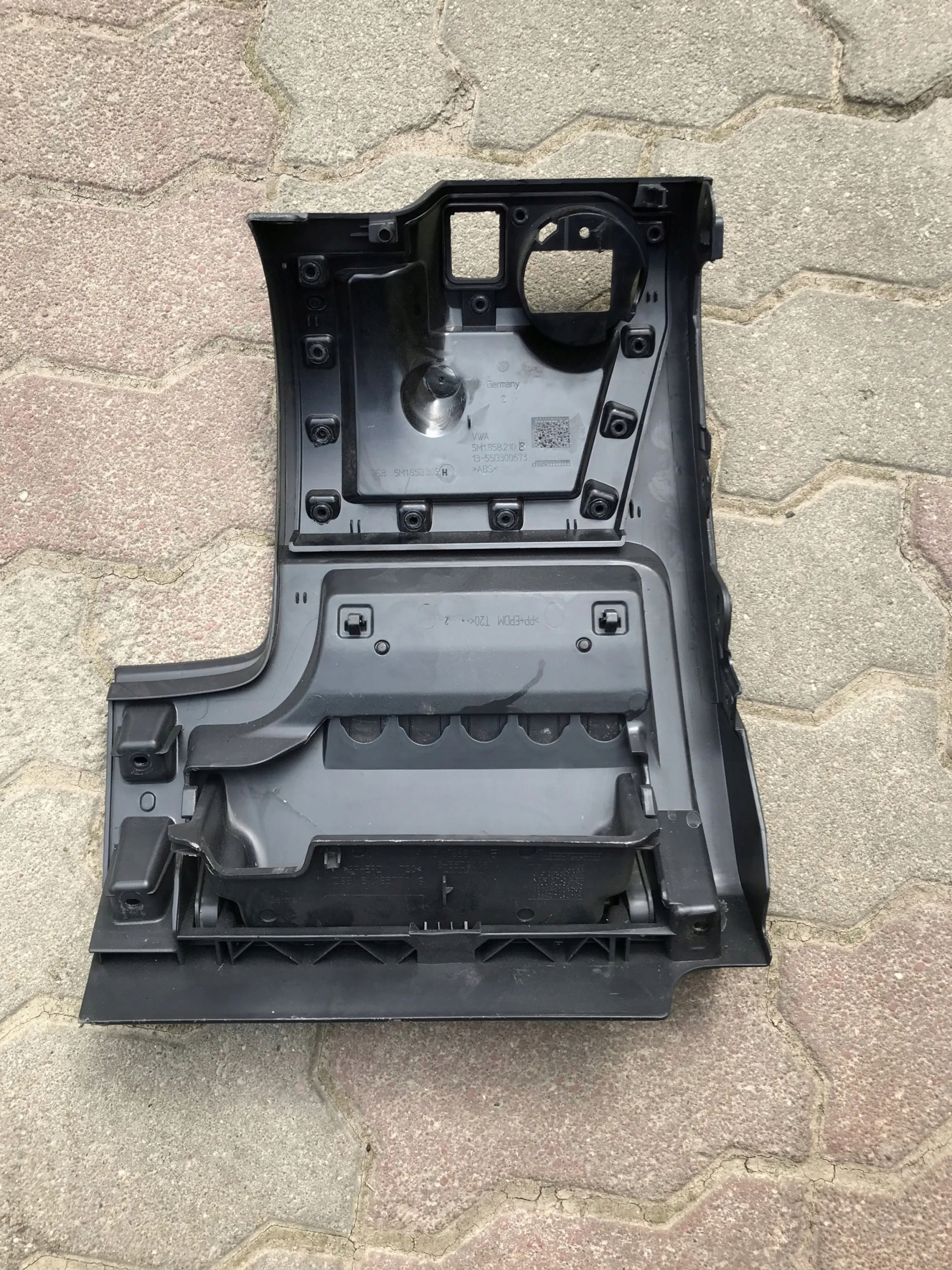 passenger compartment driver´s TIGUAN LIFT 5M1858719E