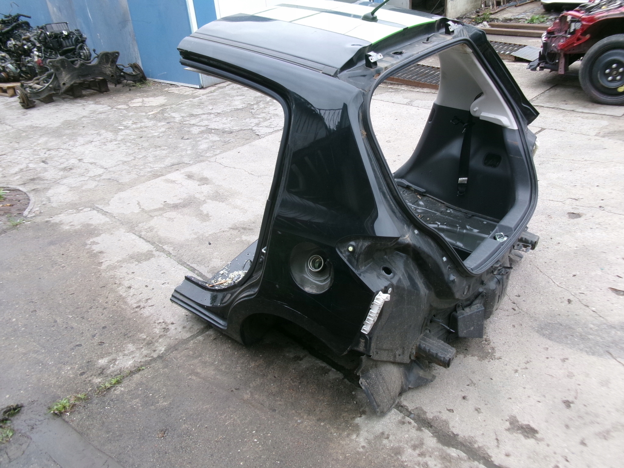 MITSUBISHI SPACE STAR II PAS TYŁ WANNA BŁOTNIKI KOMPLET