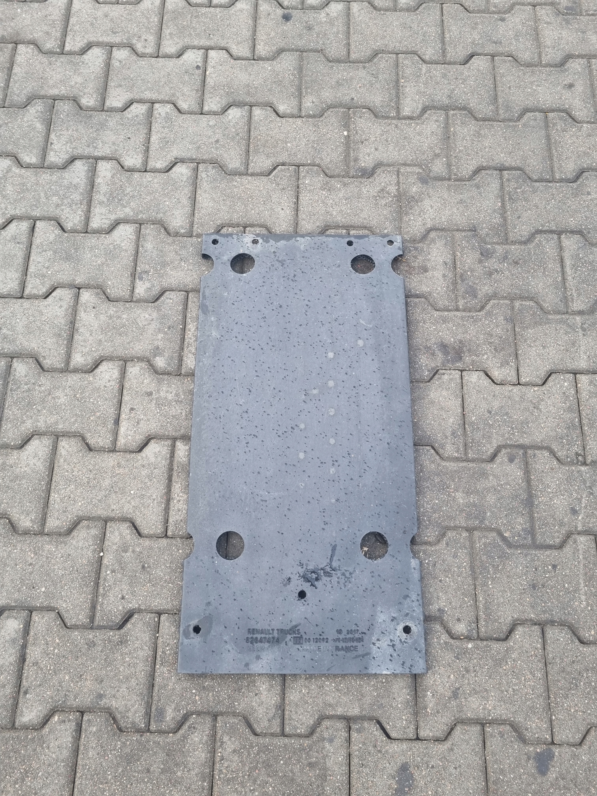 CHLAPACZ TRAWA FARTUCH PRZÓD RENAULT GAMA T C K RANGE