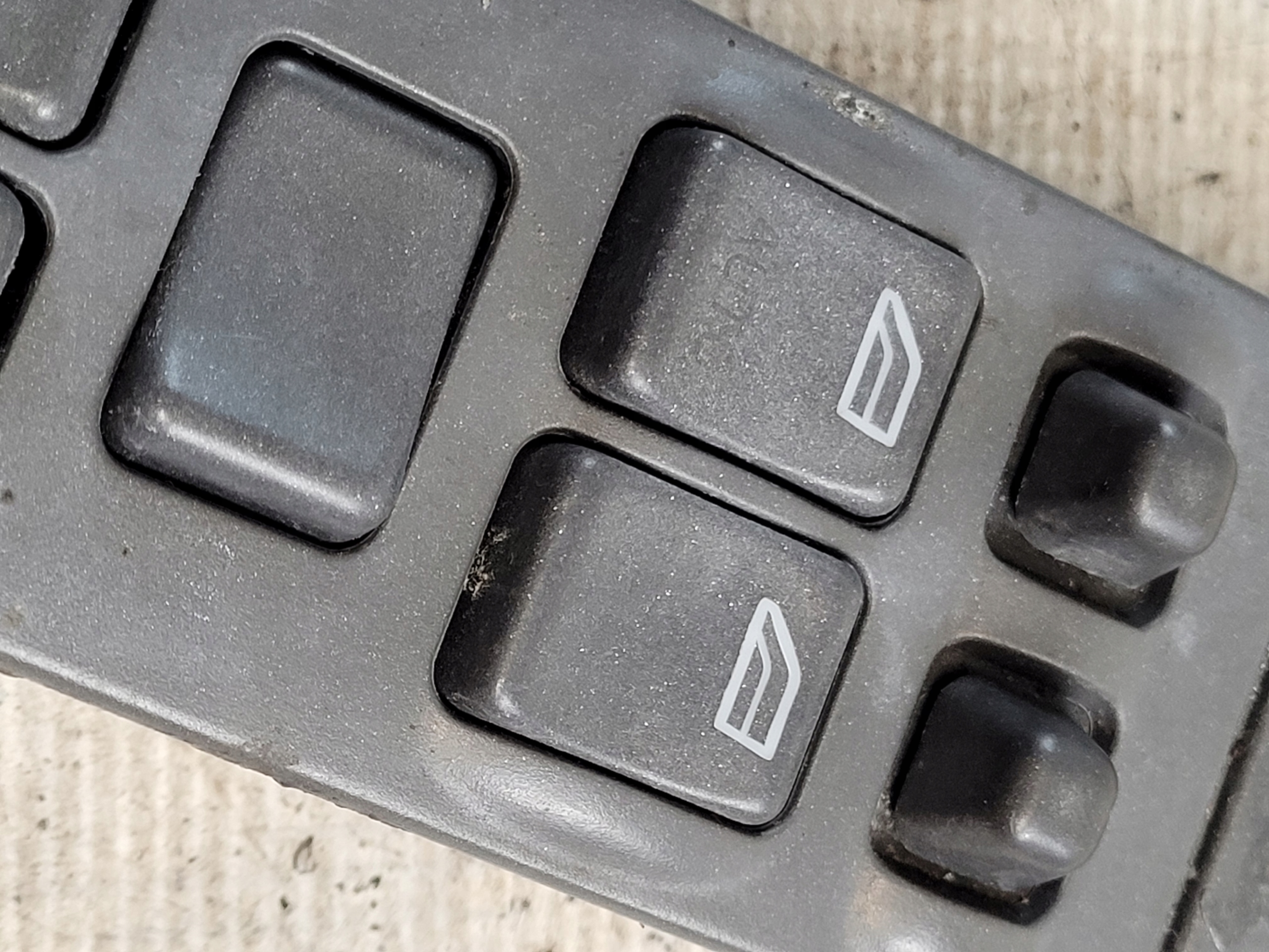 control panel of the window OE 860528 VOLVO V40 and 1 99r 1.6B
