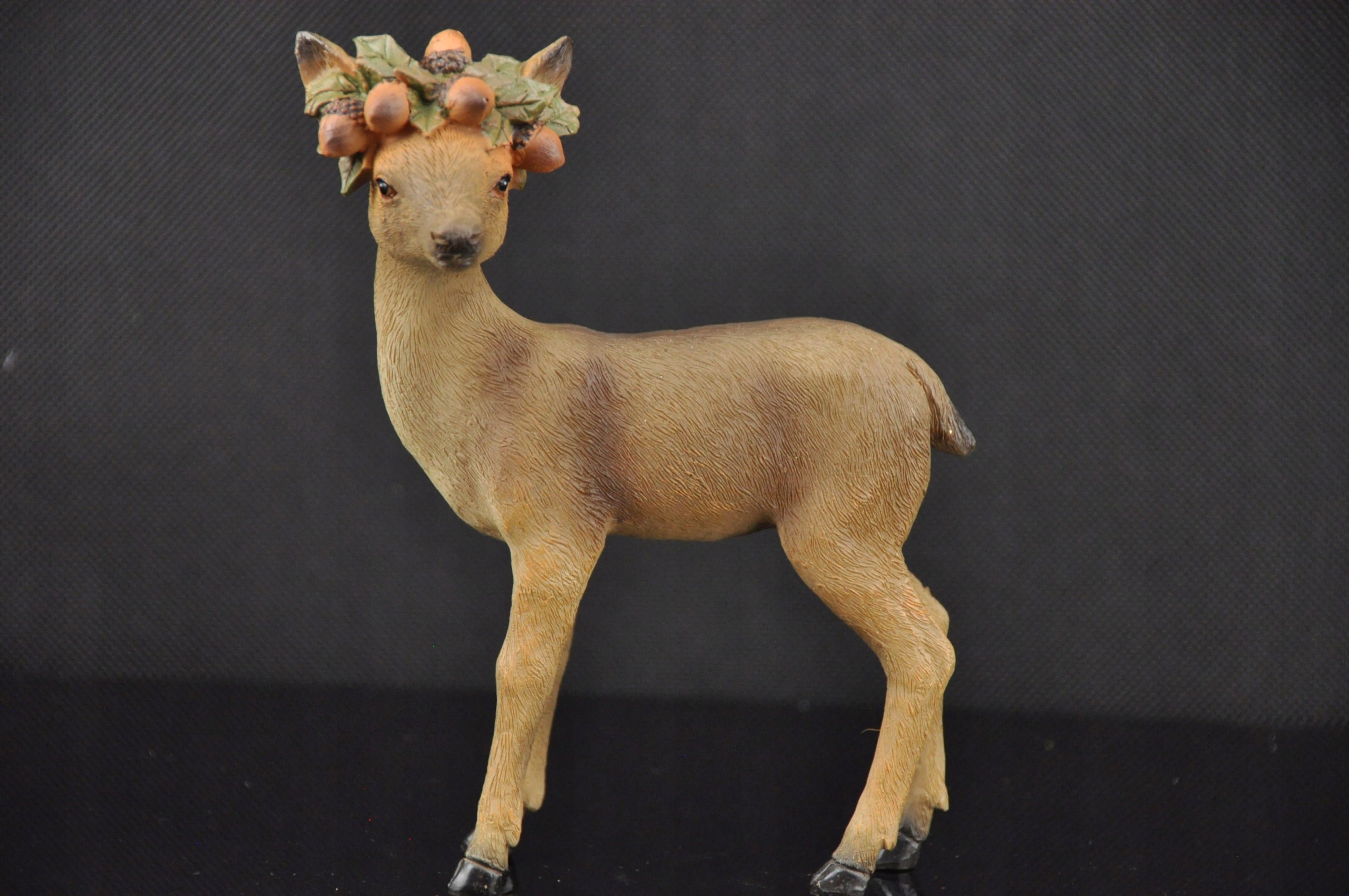 *dekoradom* SARENKA SARNA FIGURKA Motyw inny