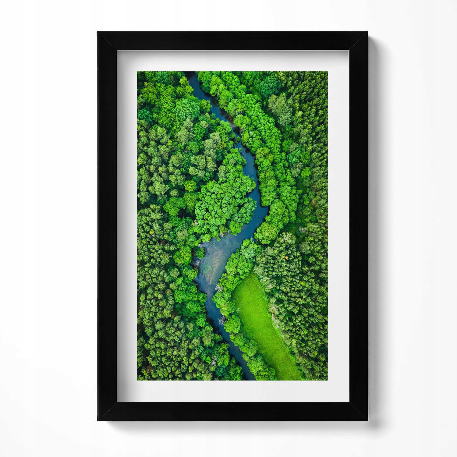 Dekorativní obraz v černém rámu na zeď do obývacího pokoje Řeka v lese 20x30 cm