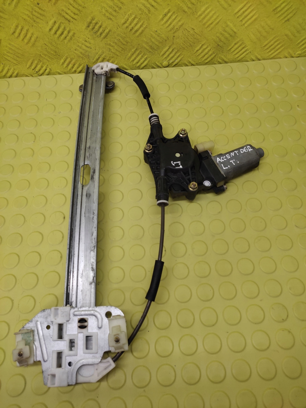 HYUNDAI ACCENT window regulator left rear part