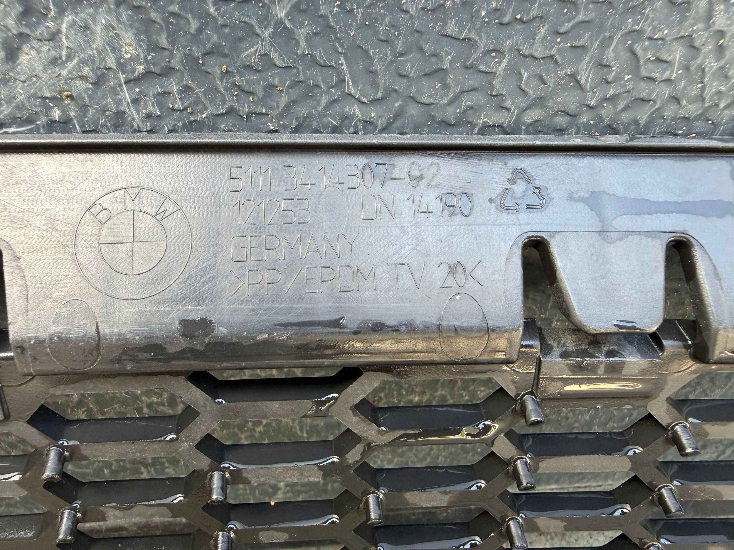 Bmw X3 E83 06- grid lower of a bumper front