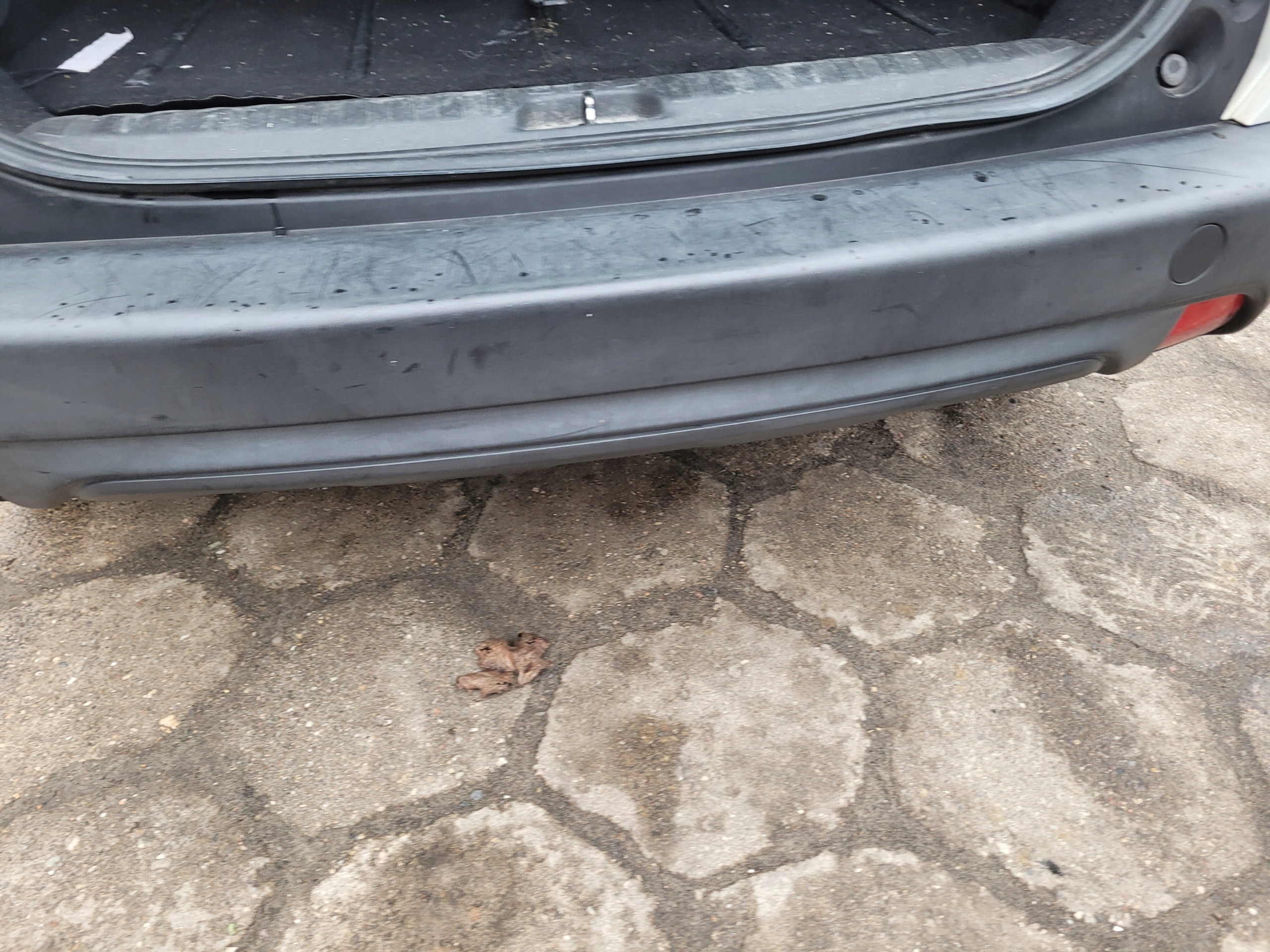 bumper rear rear part PEUGEOT 2008 and EWP without PDC
