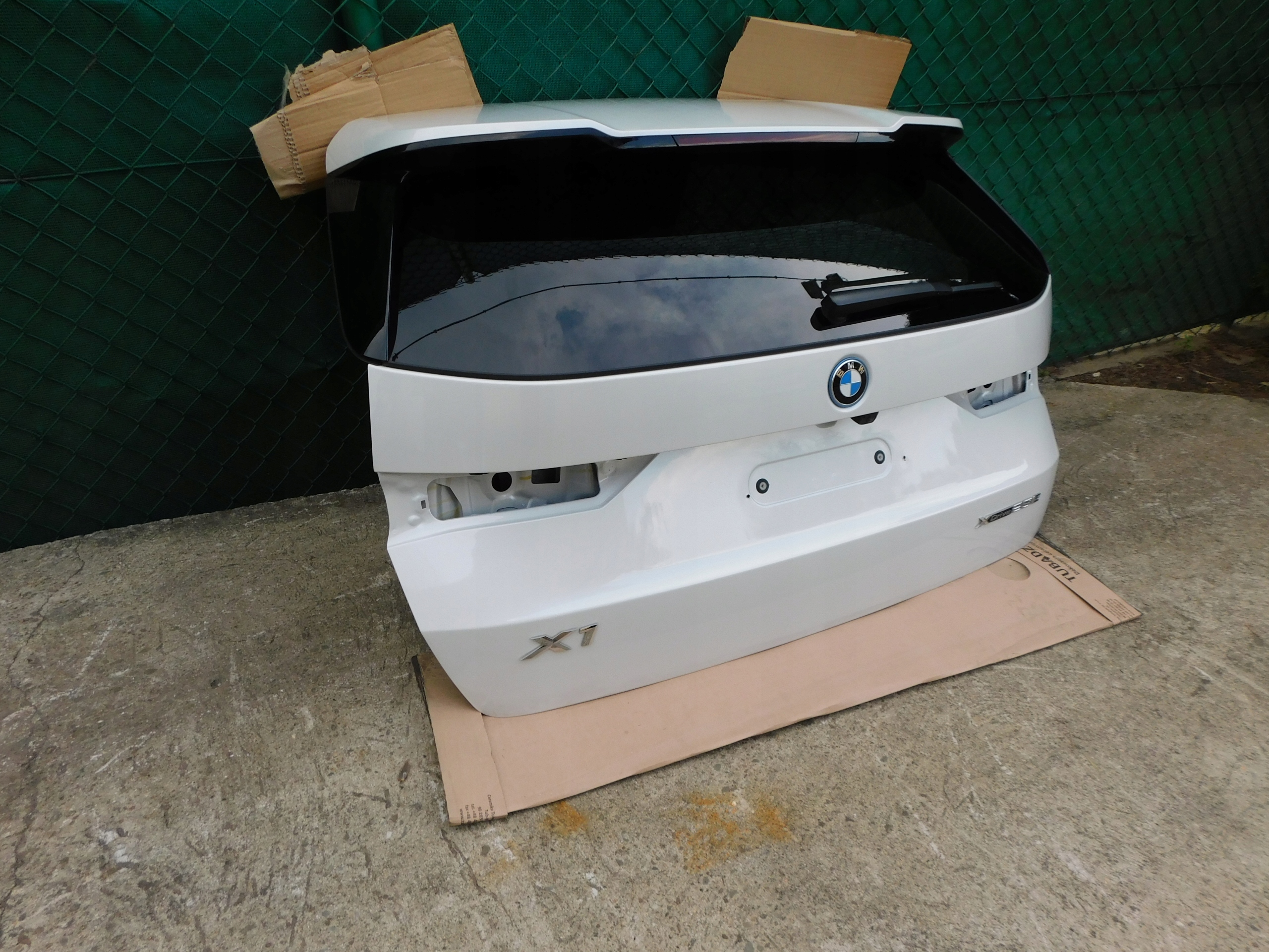 BMW X1 U11 boot door complete IDEALNA kod lakieru A96