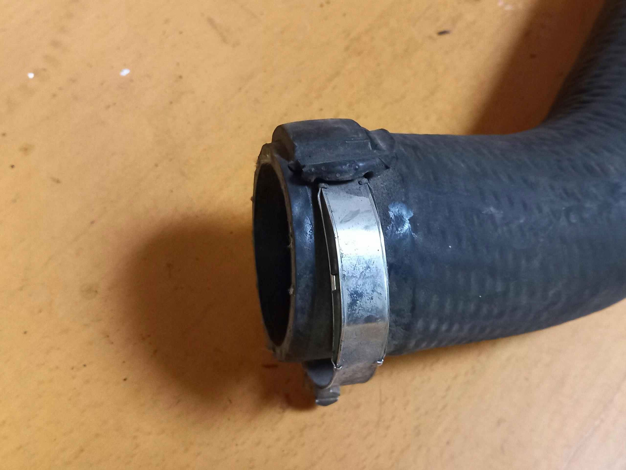 cijev prijenos interkulera VW CRAFTER 2.5 TDI 2E0145856A 06-11