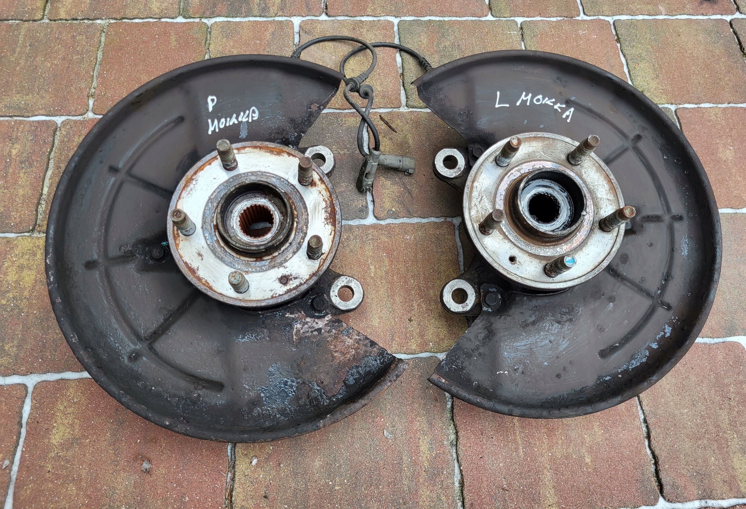 поворотный кулак, цапфа левый перед opel MOKKA