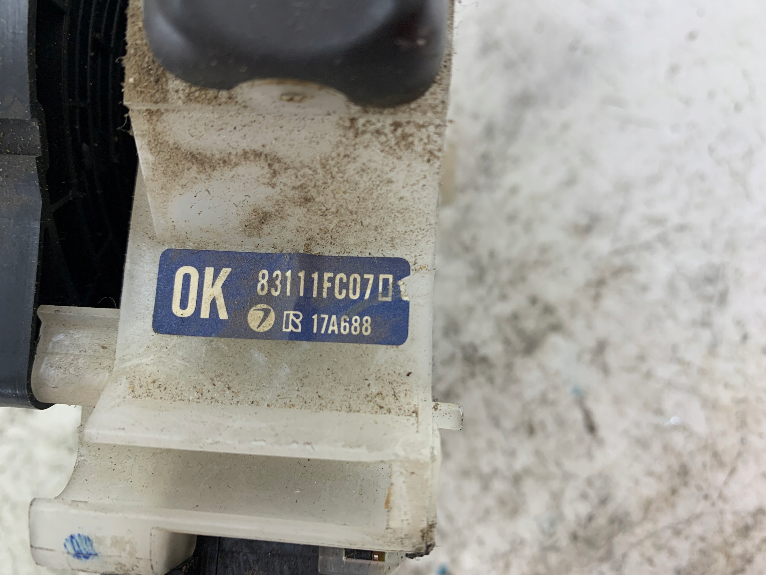 SUBARU FORESTER e DEVIO LUCI TERGICRISTALLO TERGI 83111FC07